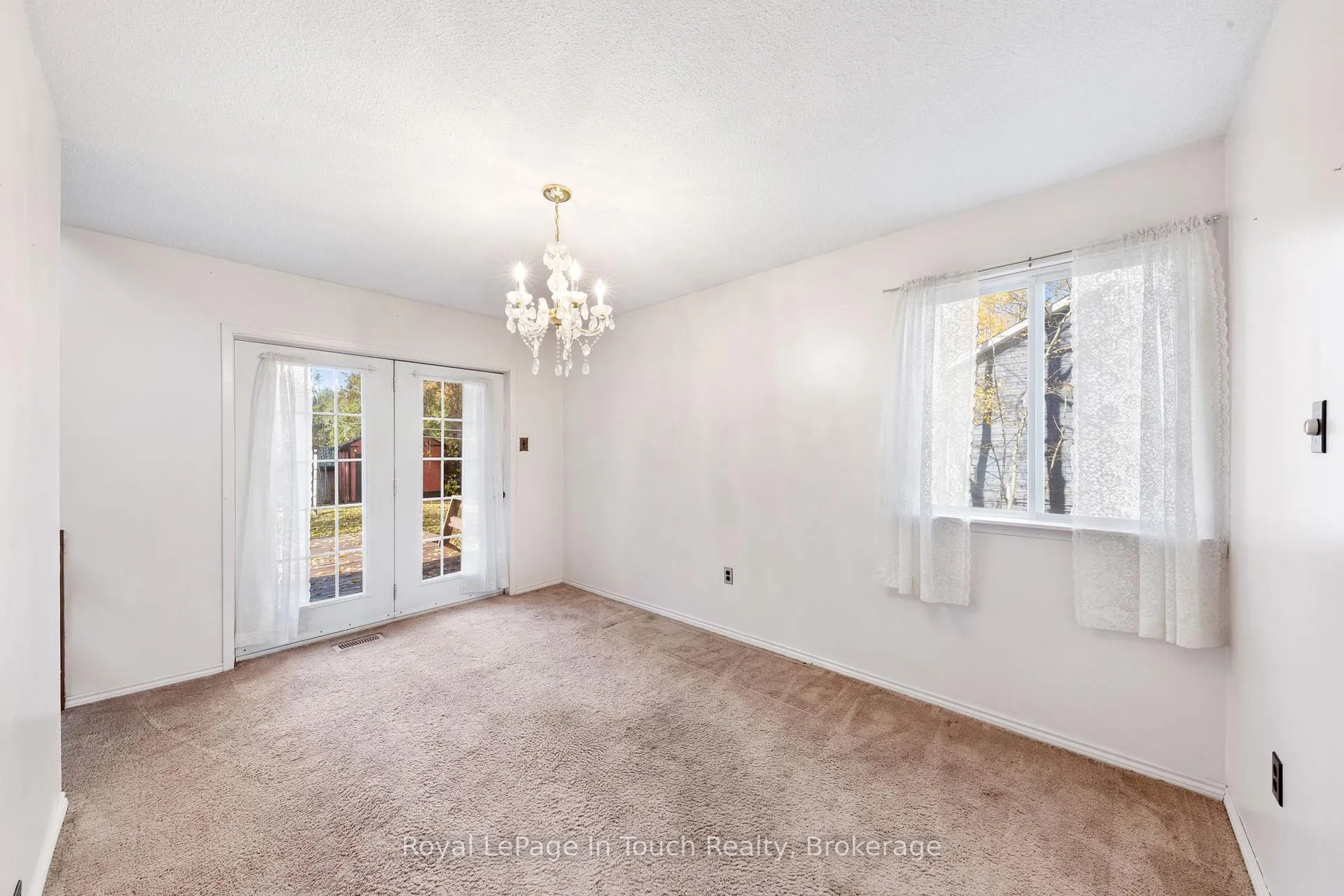Photo 25 of 2 Coppercliff Crescent, Tiny, Rural Tiny — HOMEH