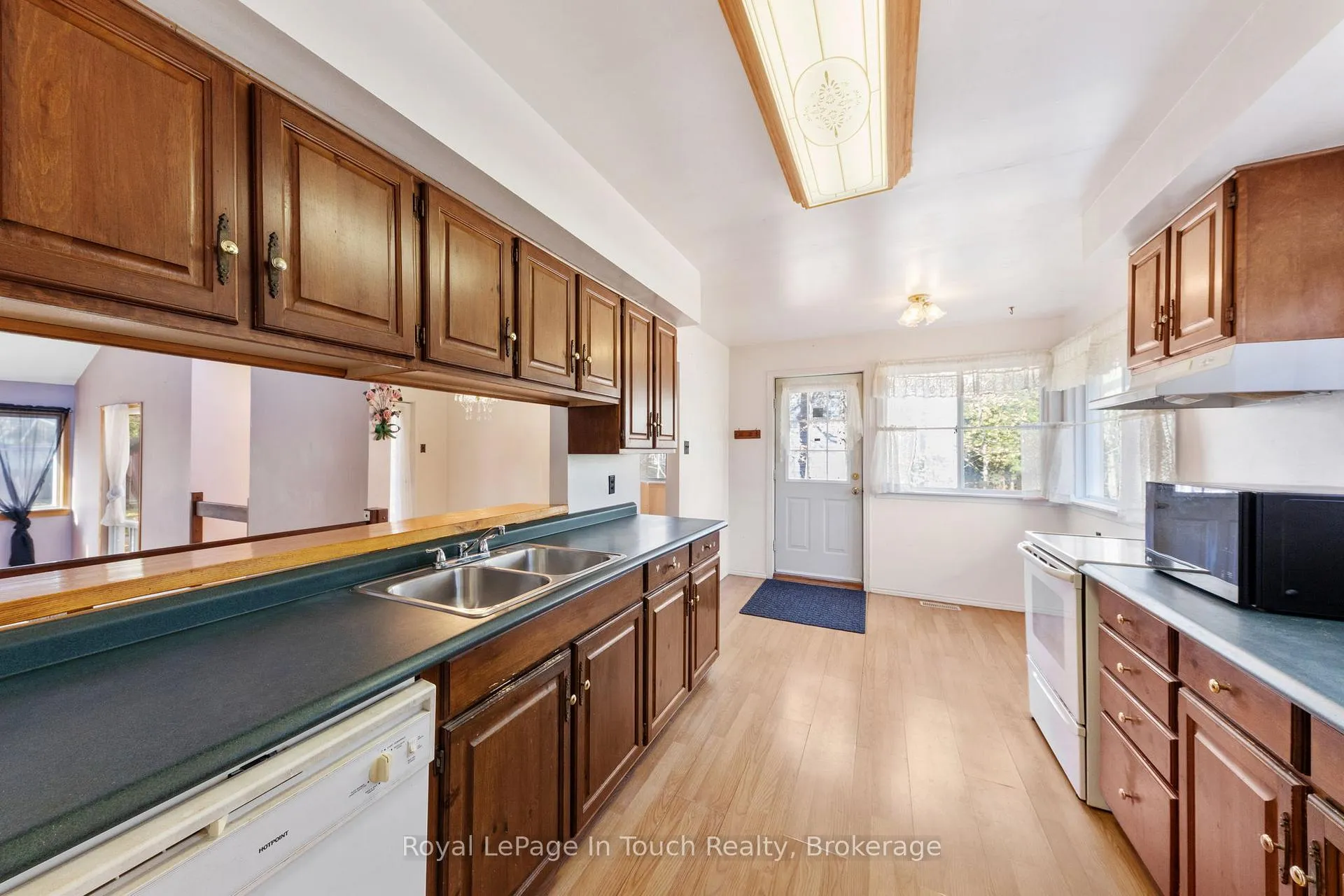 Photo 27 of 2 Coppercliff Crescent, Tiny, Rural Tiny — HOMEH