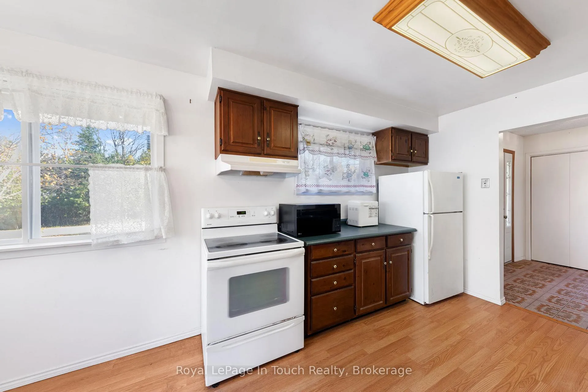 Photo 29 of 2 Coppercliff Crescent, Tiny, Rural Tiny — HOMEH