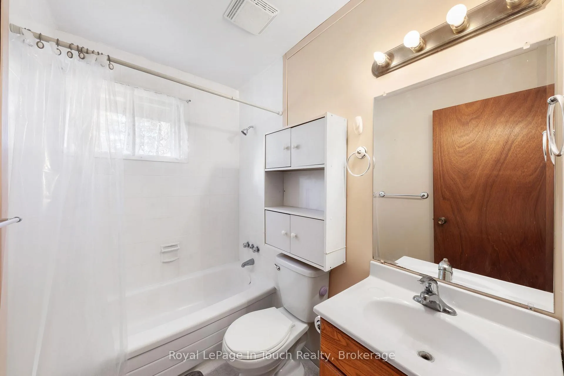 Photo 33 of 2 Coppercliff Crescent, Tiny, Rural Tiny — HOMEH