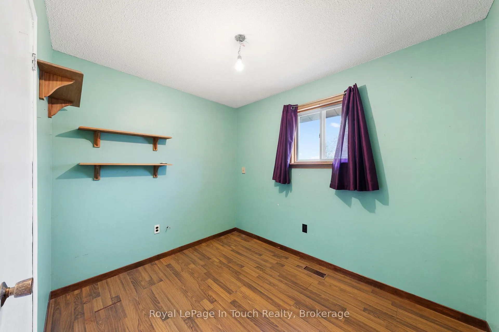 Photo 35 of 2 Coppercliff Crescent, Tiny, Rural Tiny — HOMEH