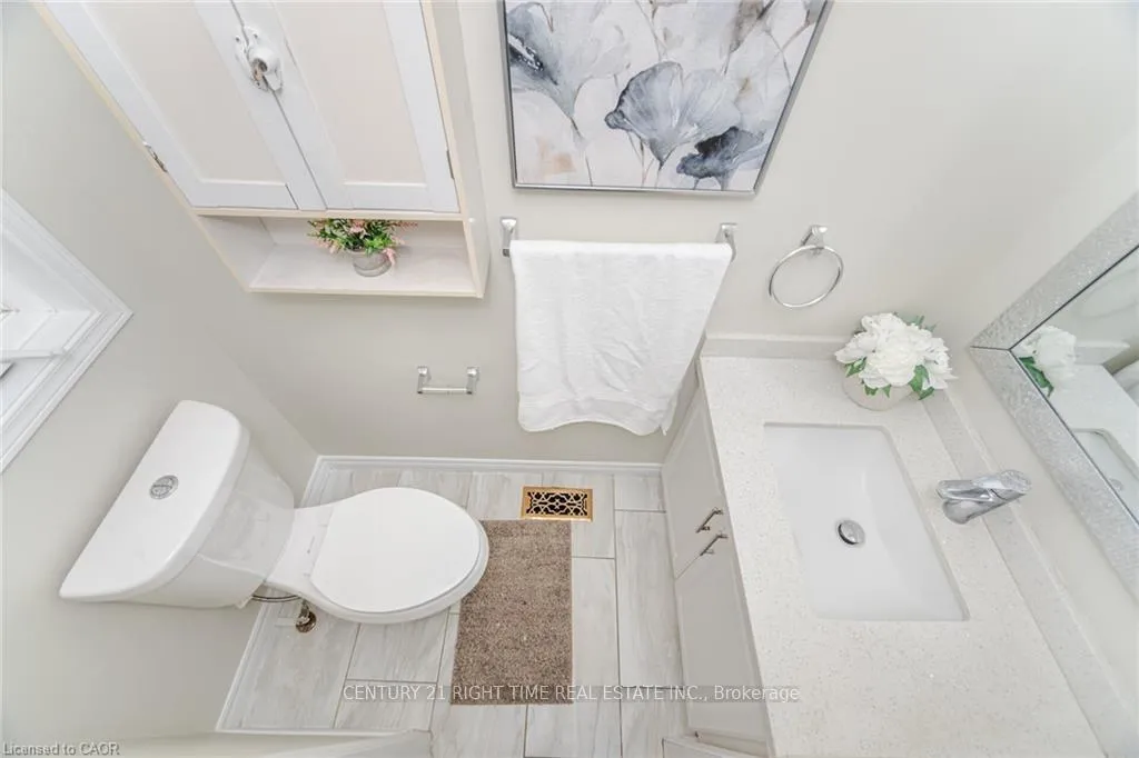 Photo 19 of 525 Chablis Drive E, Waterloo — HOMEH