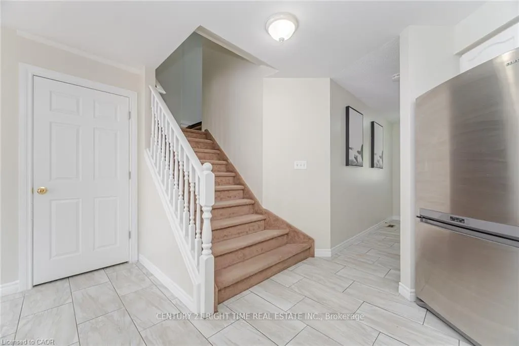Photo 20 of 525 Chablis Drive E, Waterloo — HOMEH