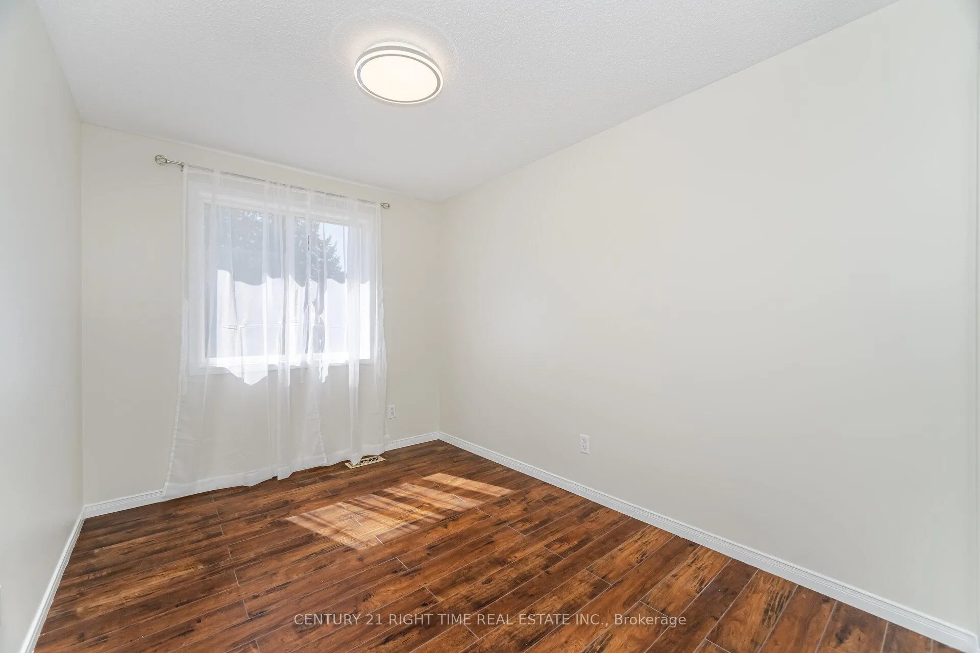 Photo 27 of 525 Chablis Drive E, Waterloo — HOMEH