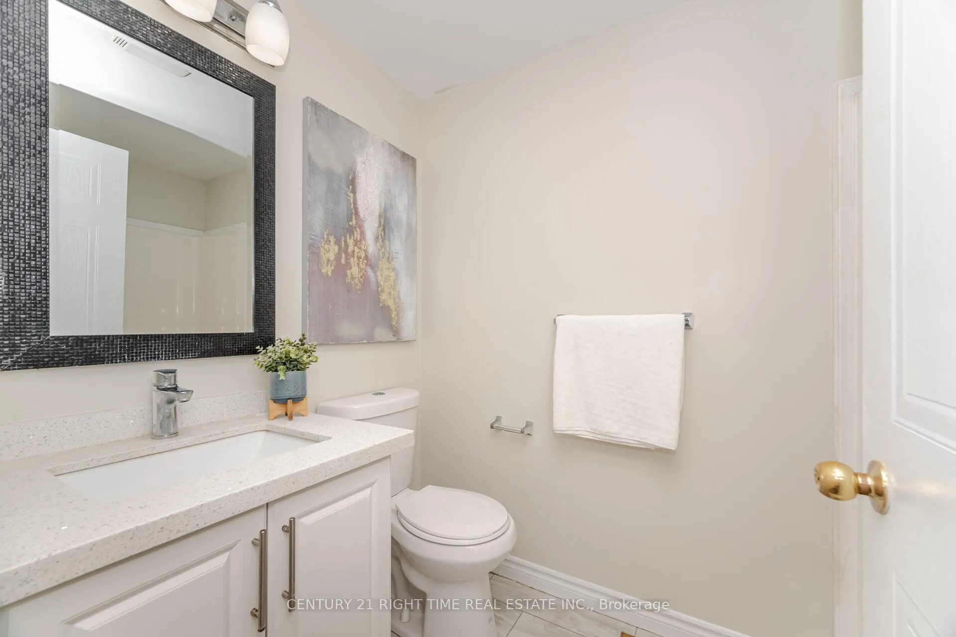 Photo 30 of 525 Chablis Drive E, Waterloo — HOMEH