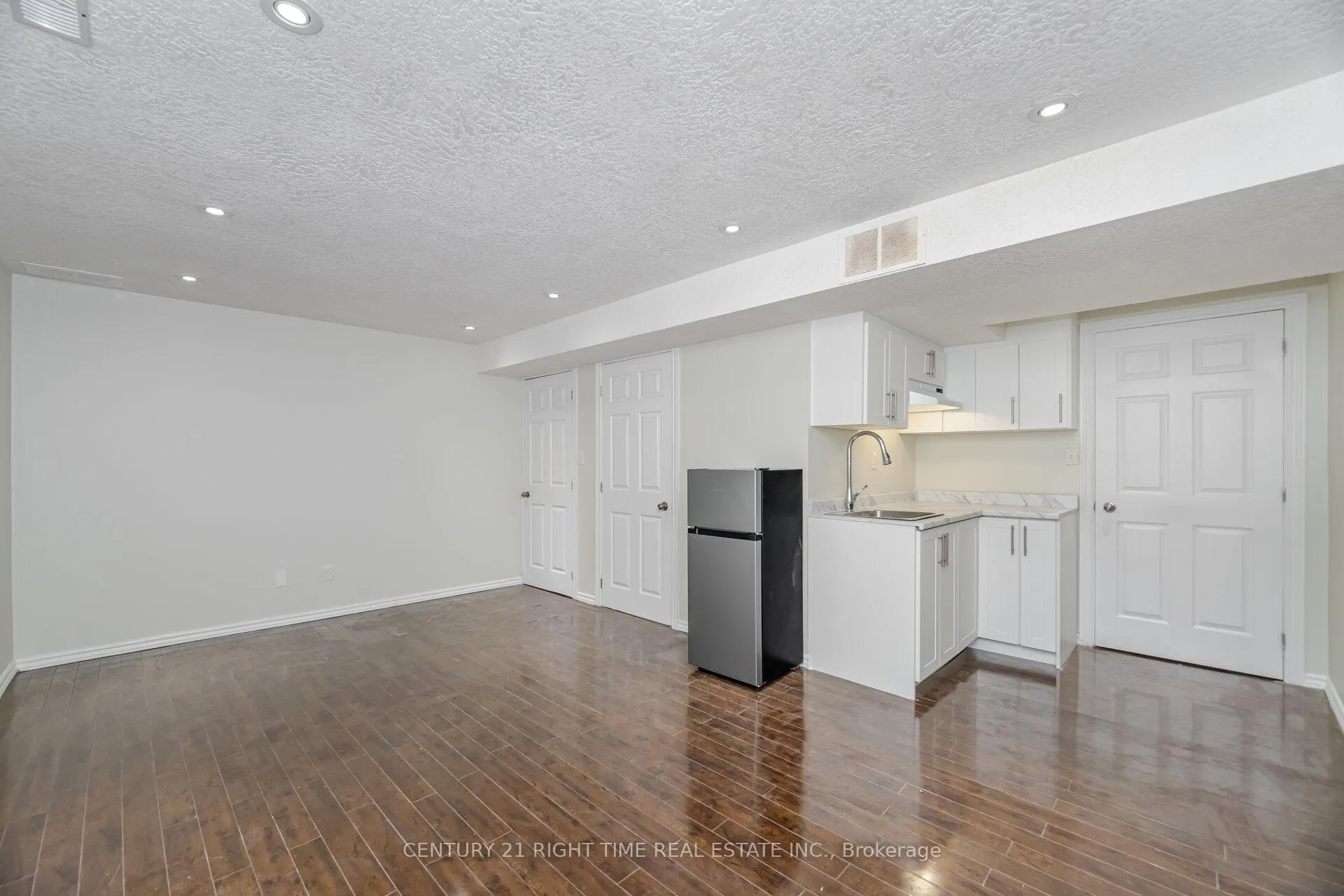 Photo 37 of 525 Chablis Drive E, Waterloo — HOMEH