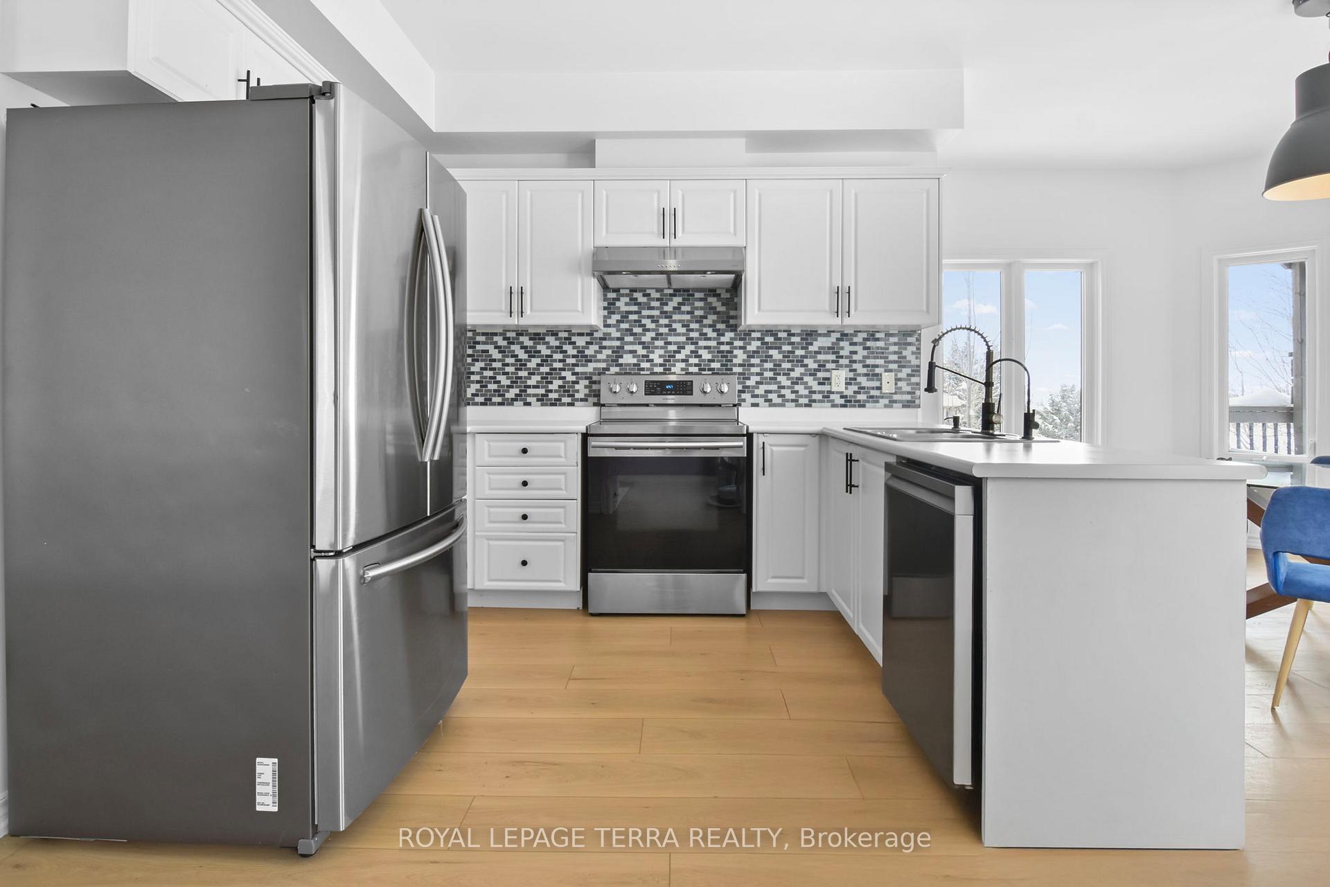 Photo 19 of Unit Upper Part, 10 Silvercreek Crescent, Barrie, Ardagh — HOMEH