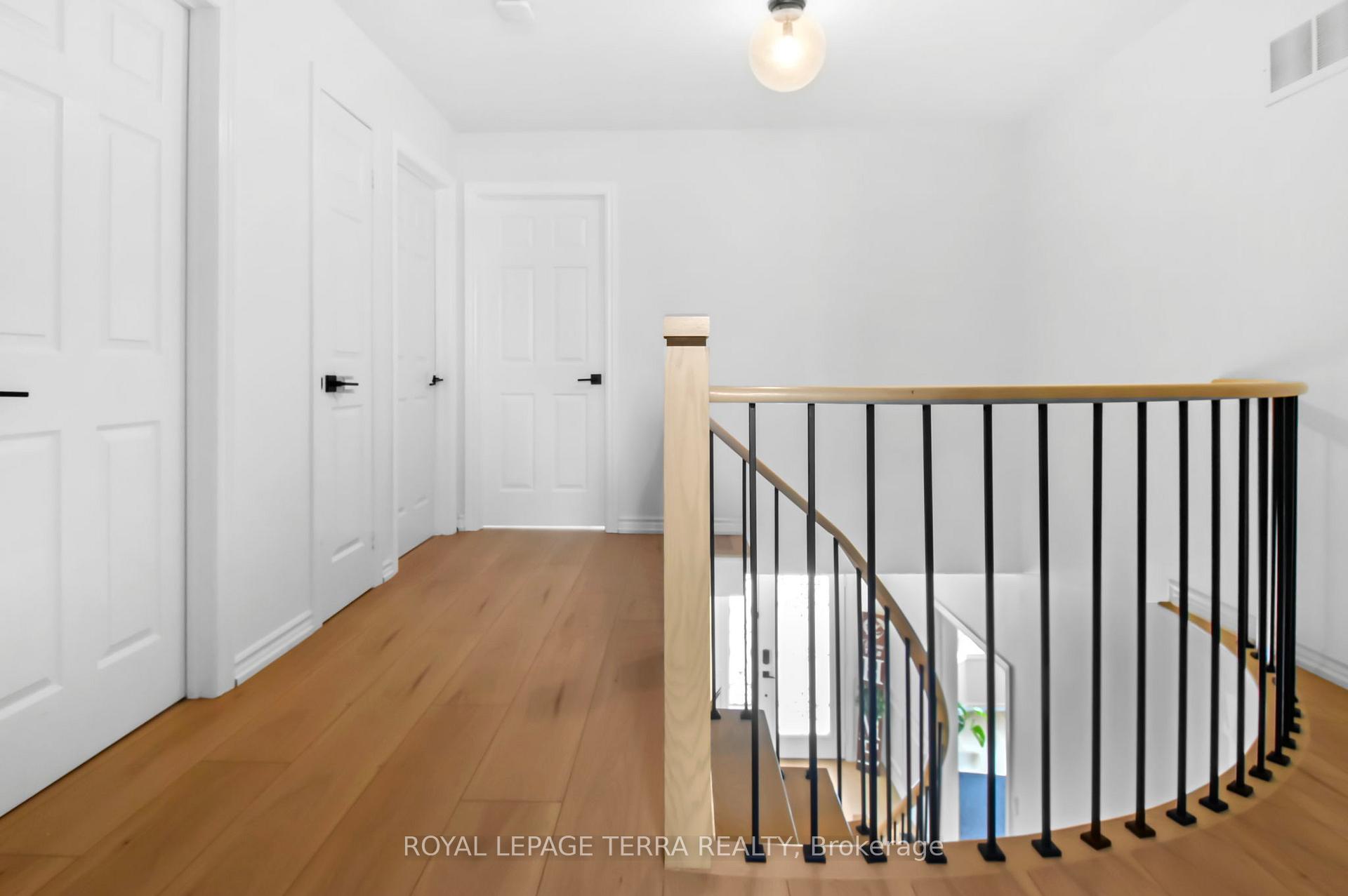 Photo 31 of Unit Upper Part, 10 Silvercreek Crescent, Barrie, Ardagh — HOMEH