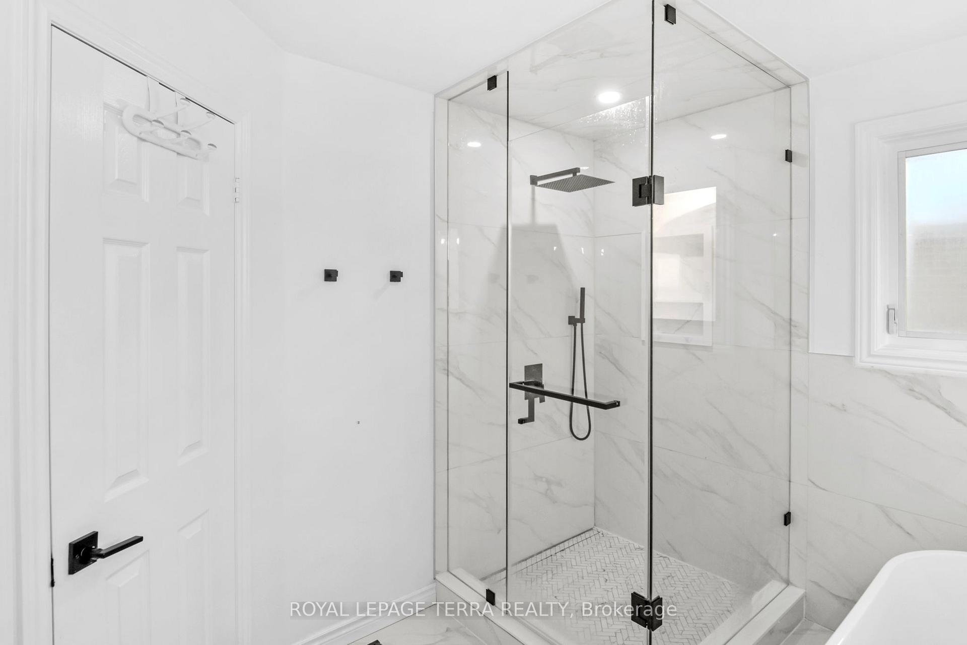 Photo 41 of Unit Upper Part, 10 Silvercreek Crescent, Barrie, Ardagh — HOMEH