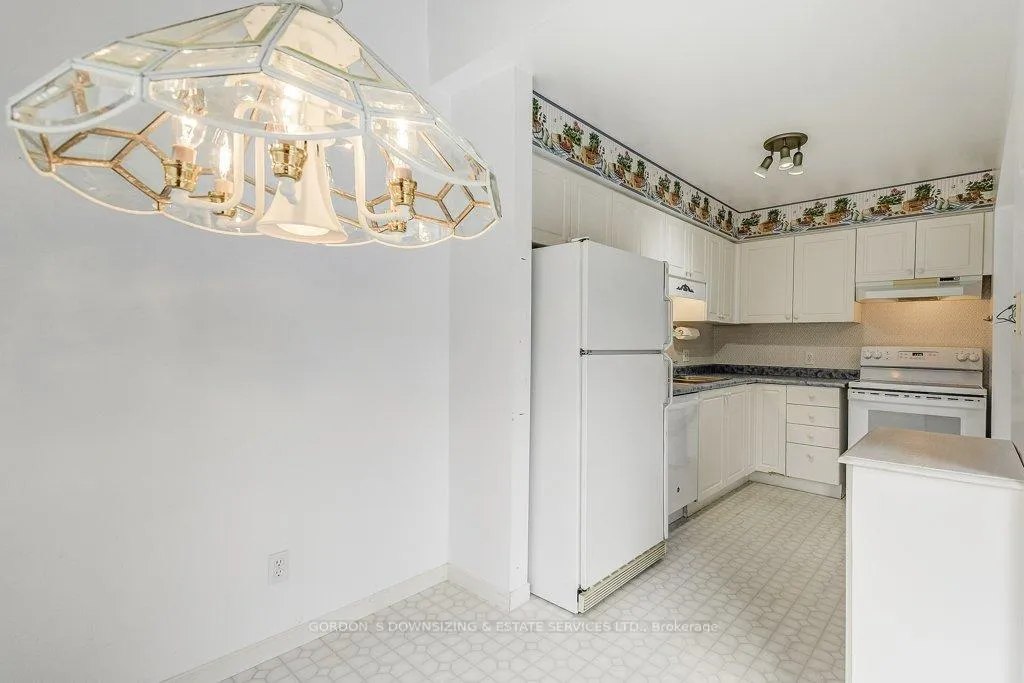 Photo 13 of 473 Laurel Gate Drive, Waterloo — HOMEH