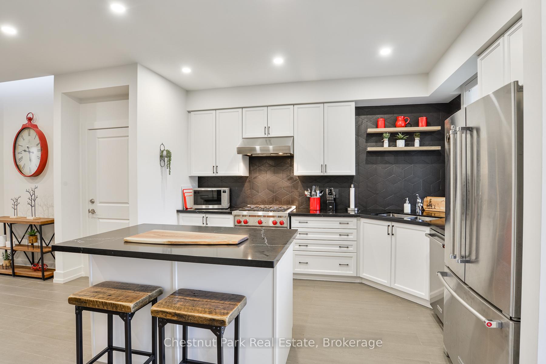 Photo 4 of 55 Rockmount Crescent, Gravenhurst, Muskoka (S) — HOMEH