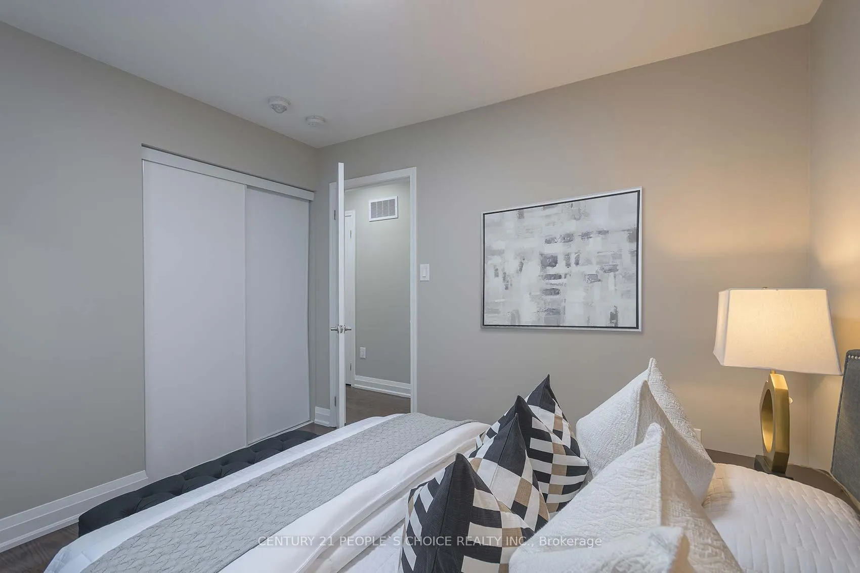 Photo 24 of 26 Shoreacres Drive, Kitchener — HOMEH
