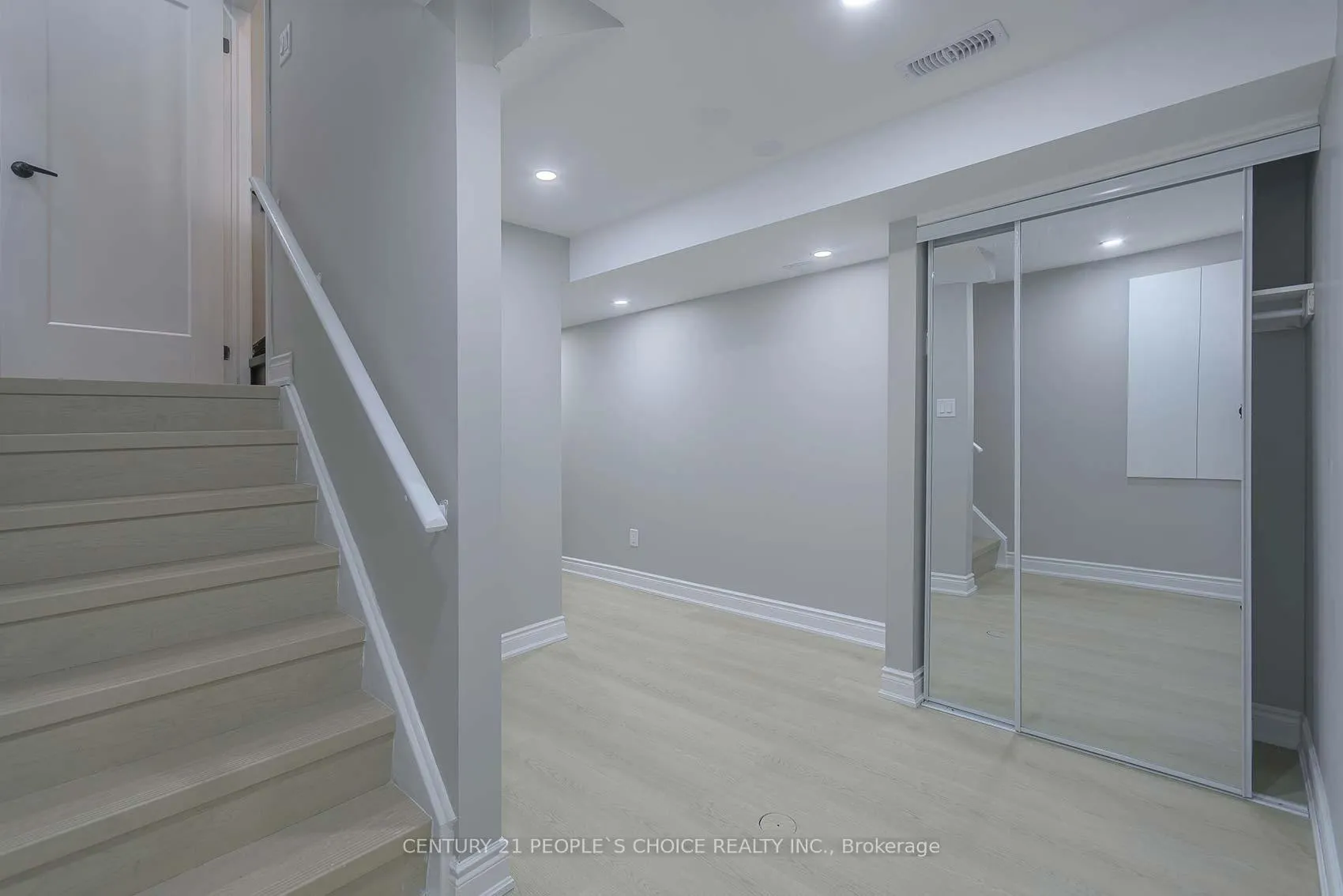 Photo 31 of 26 Shoreacres Drive, Kitchener — HOMEH