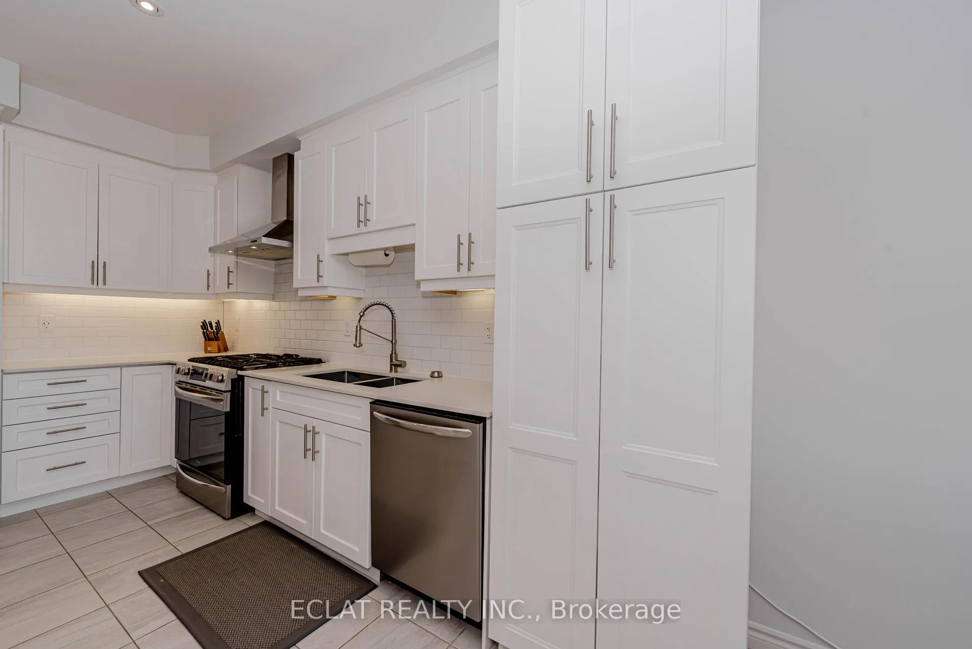 Photo 15 of Unit 19, 1 Tom Brown Drive, Brant, Paris — HOMEH