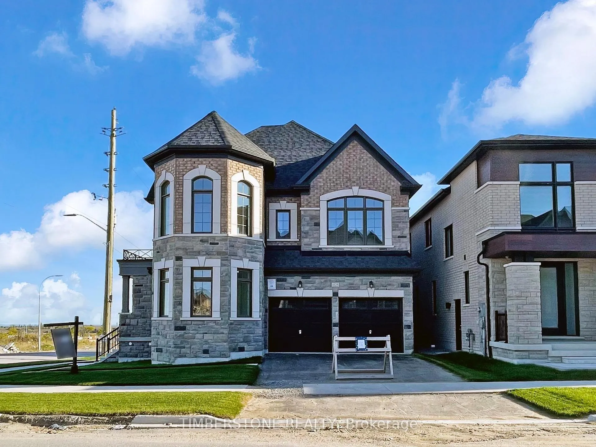Photo 4 of 1125 Pisces Trail, Pickering, Rural Pickering — HOMEH