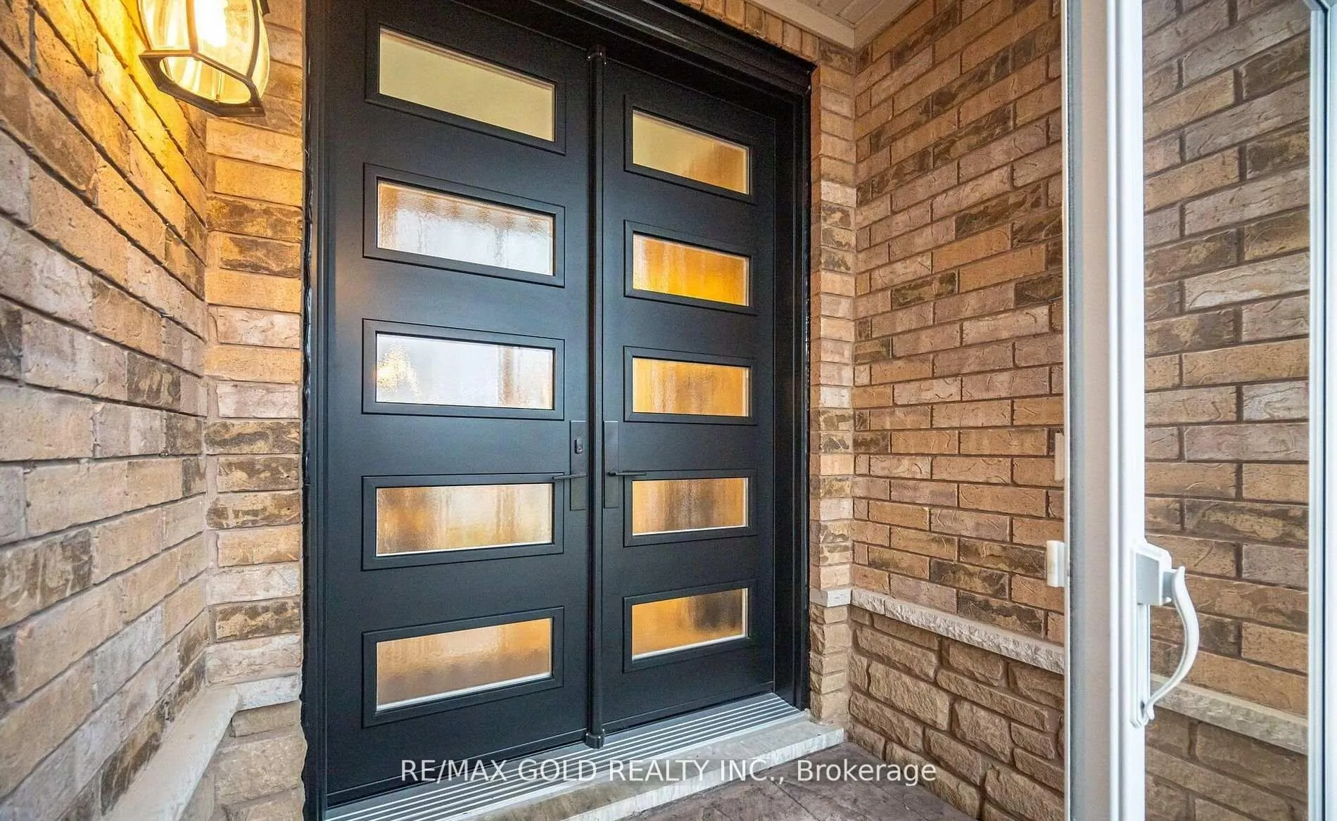Photo 6 of 12 Vista View Court, Caledon, Rural Caledon — HOMEH