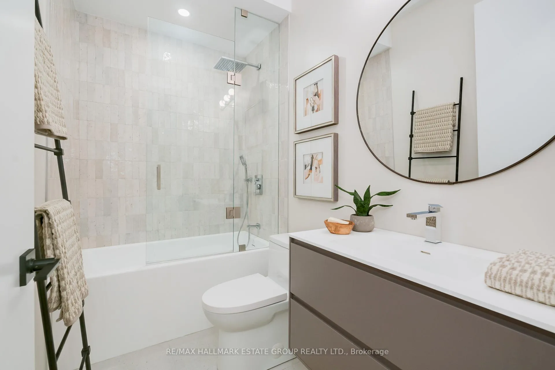 Photo 23 of 39 Lewis Street, Toronto, South Riverdale — HOMEH