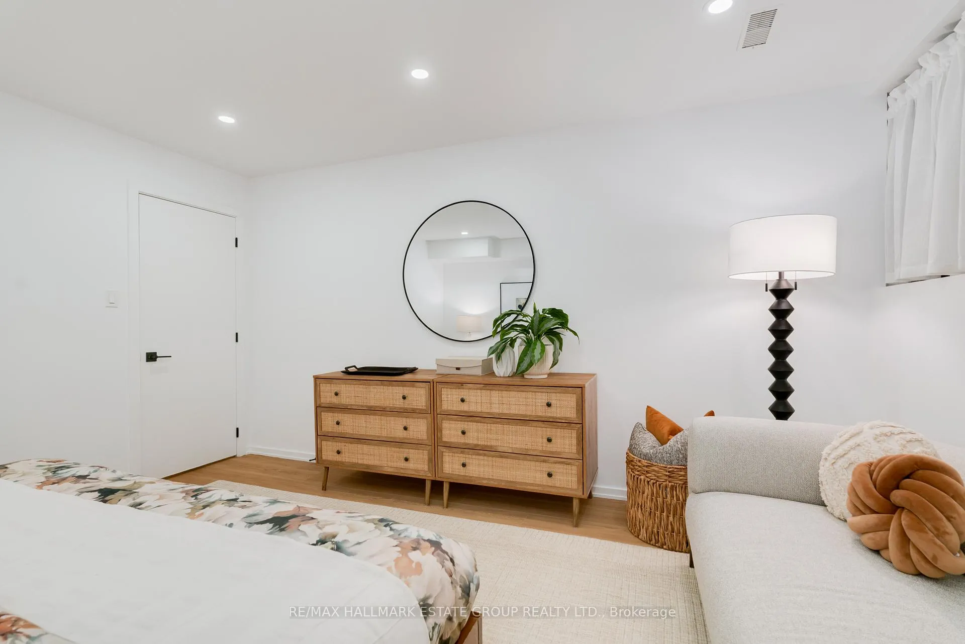 Photo 44 of 39 Lewis Street, Toronto, South Riverdale — HOMEH