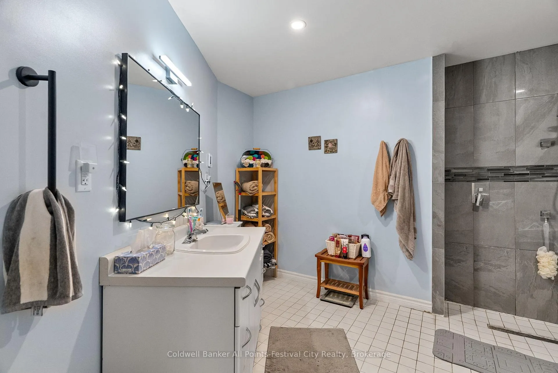 Photo 18 of 69 Whitehead Street, Central Huron, Clinton — HOMEH