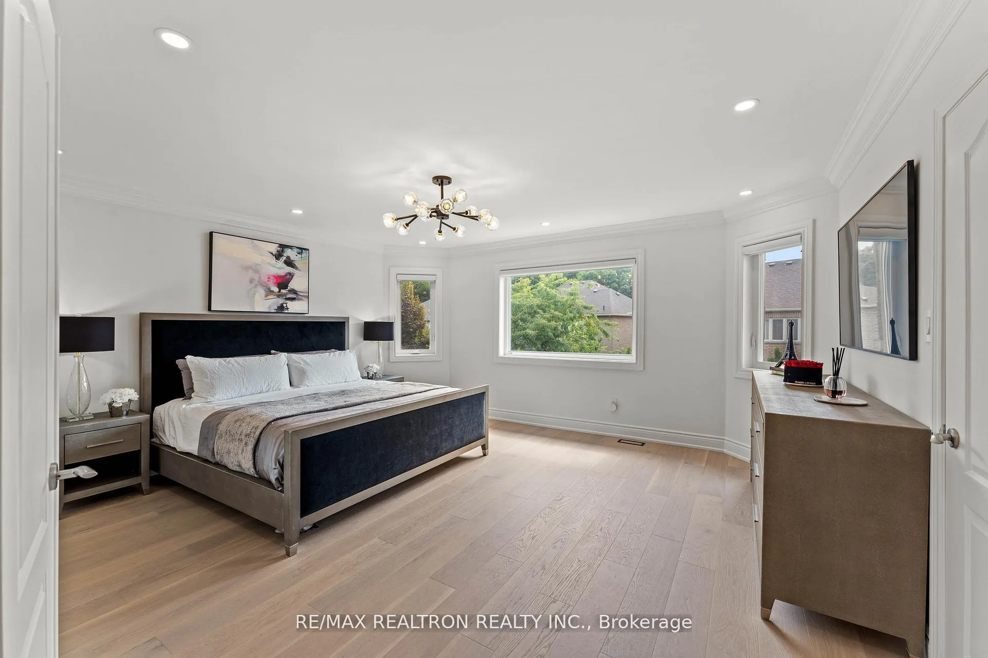 Photo 23 of 43 Basie Gate, Vaughan, Patterson — HOMEH