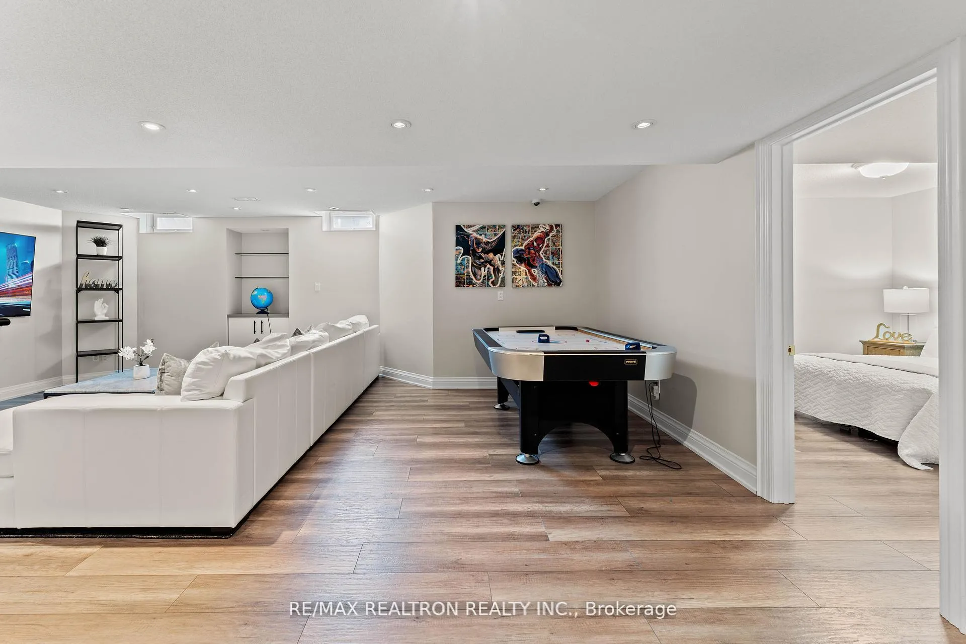 Photo 36 of 43 Basie Gate, Vaughan, Patterson — HOMEH