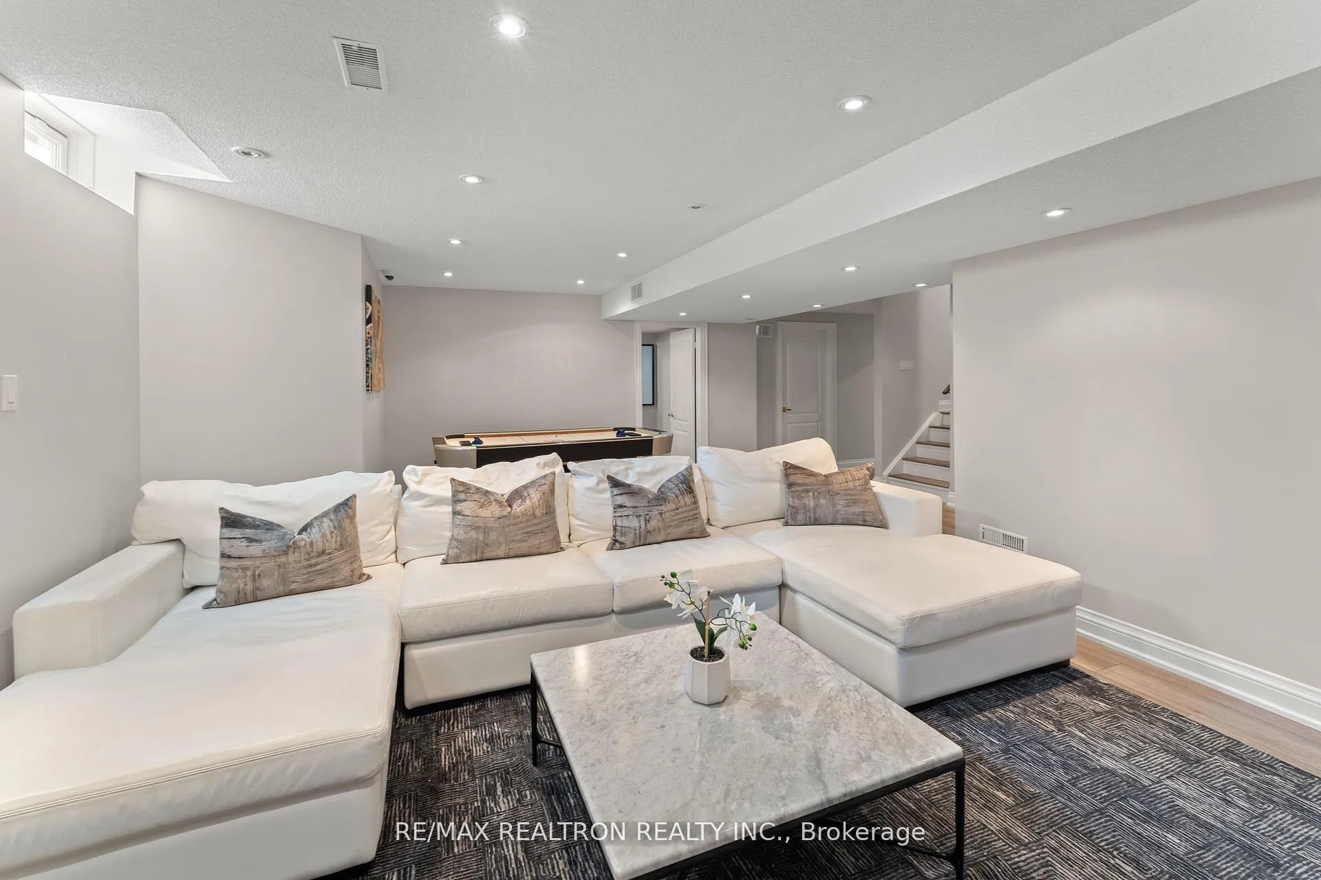 Photo 37 of 43 Basie Gate, Vaughan, Patterson — HOMEH