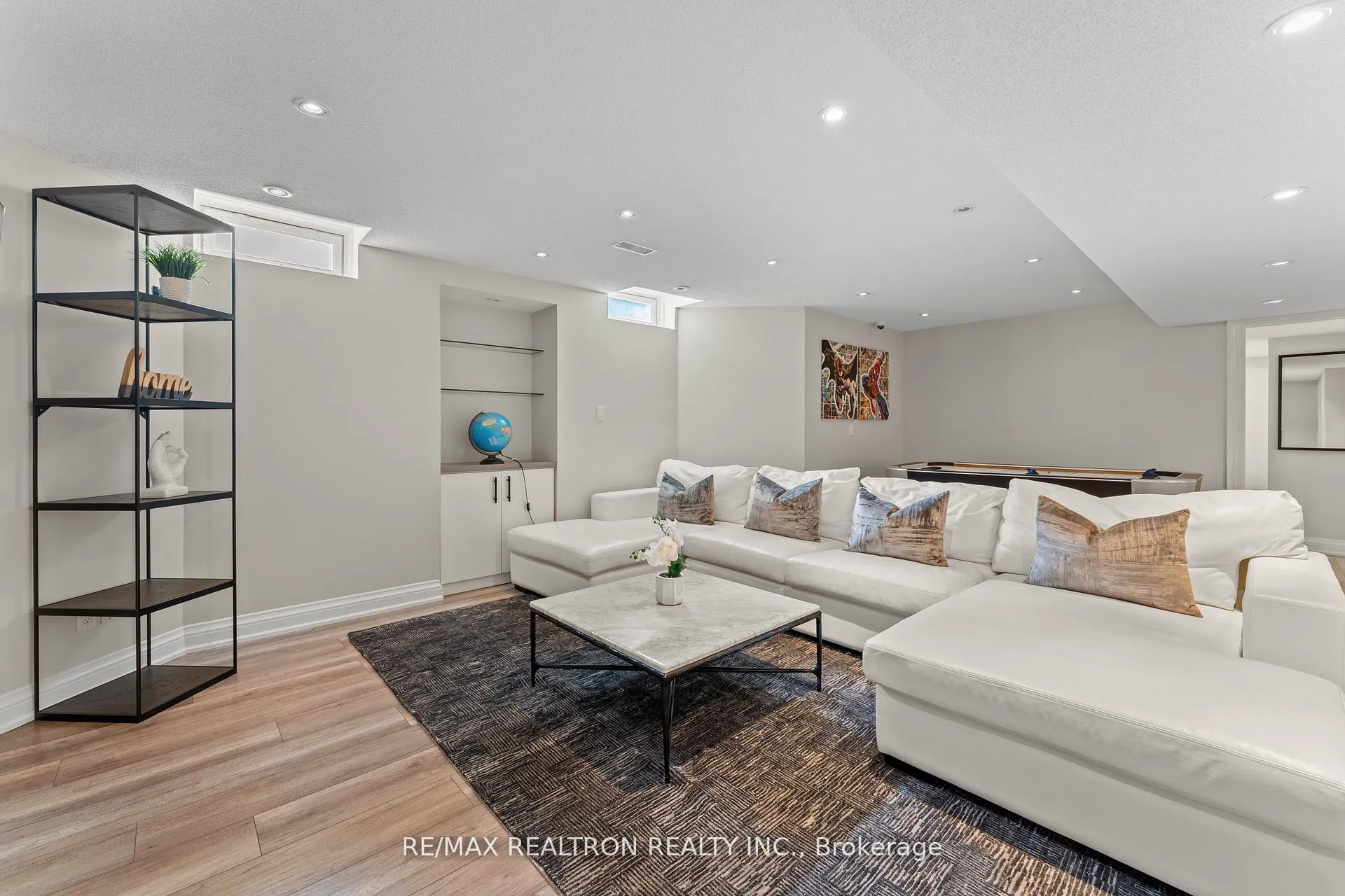 Photo 38 of 43 Basie Gate, Vaughan, Patterson — HOMEH