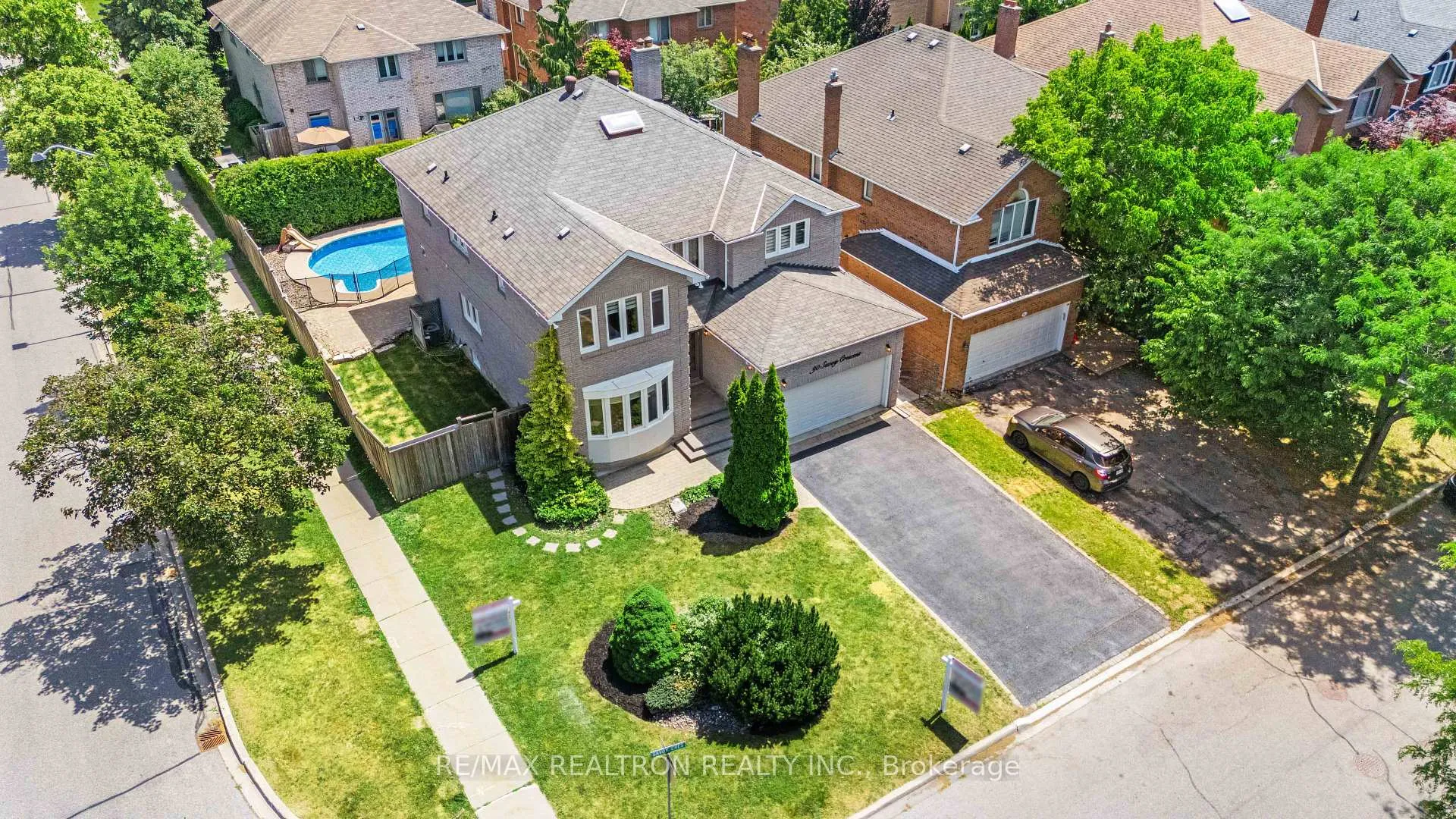 Photo 1 of 90 Savoy Crescent, Vaughan, Beverley Glen — HOMEH