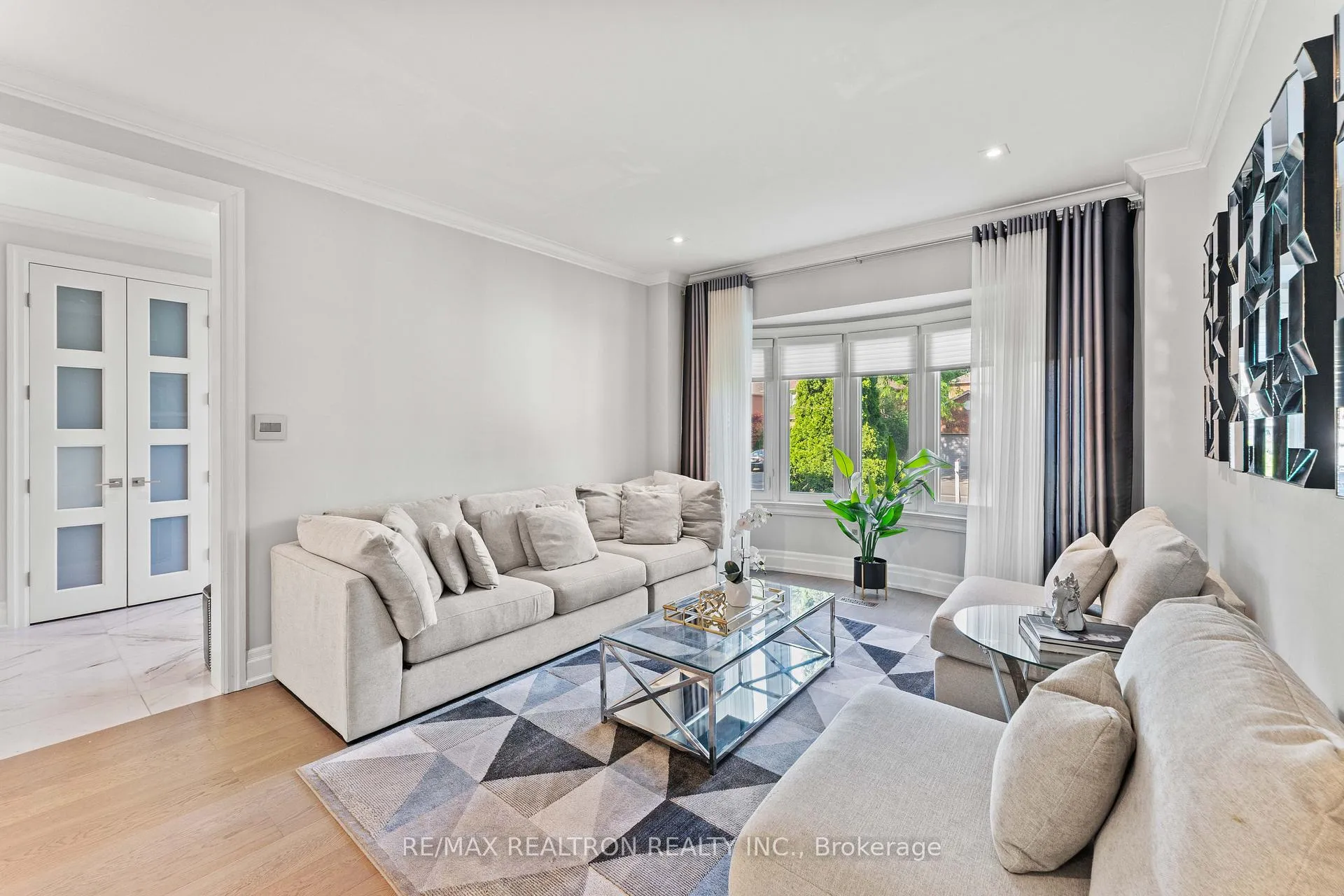 Photo 6 of 90 Savoy Crescent, Vaughan, Beverley Glen — HOMEH