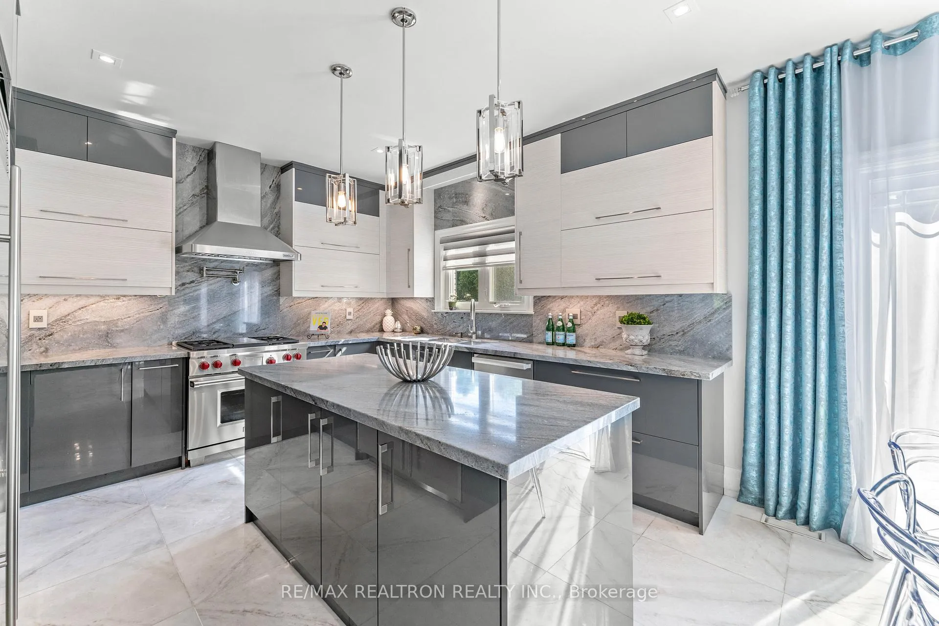 Photo 12 of 90 Savoy Crescent, Vaughan, Beverley Glen — HOMEH
