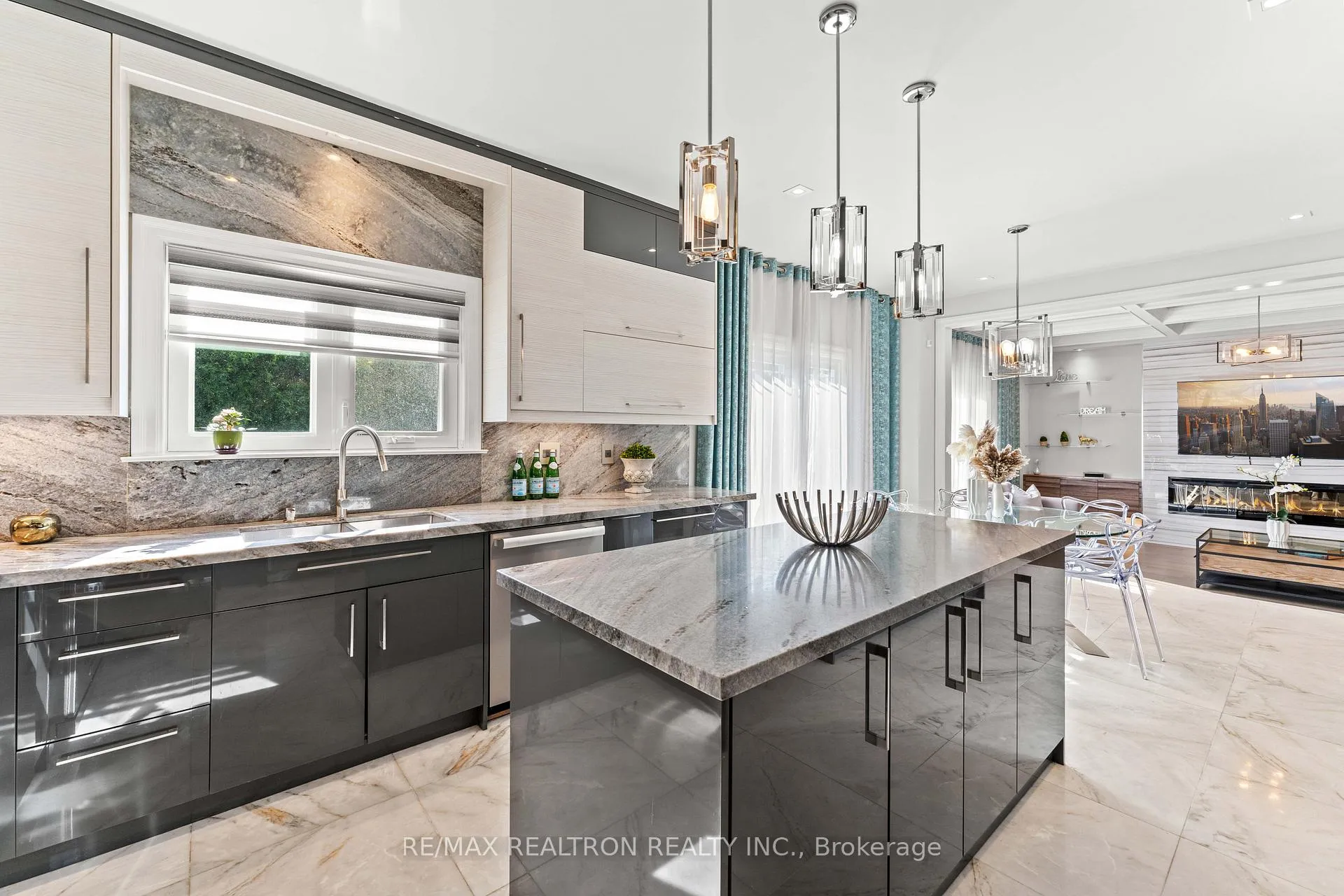 Photo 14 of 90 Savoy Crescent, Vaughan, Beverley Glen — HOMEH