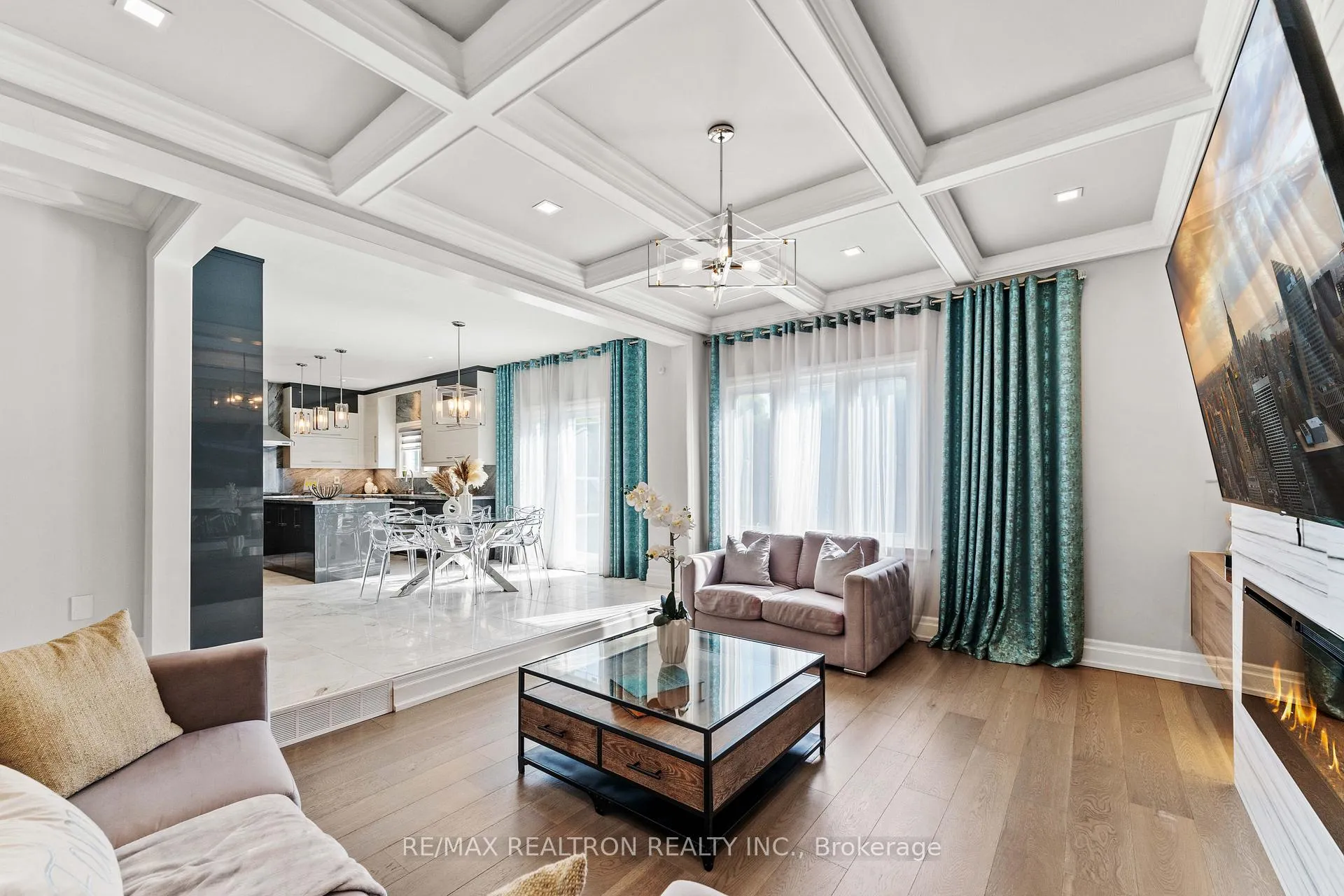 Photo 19 of 90 Savoy Crescent, Vaughan, Beverley Glen — HOMEH
