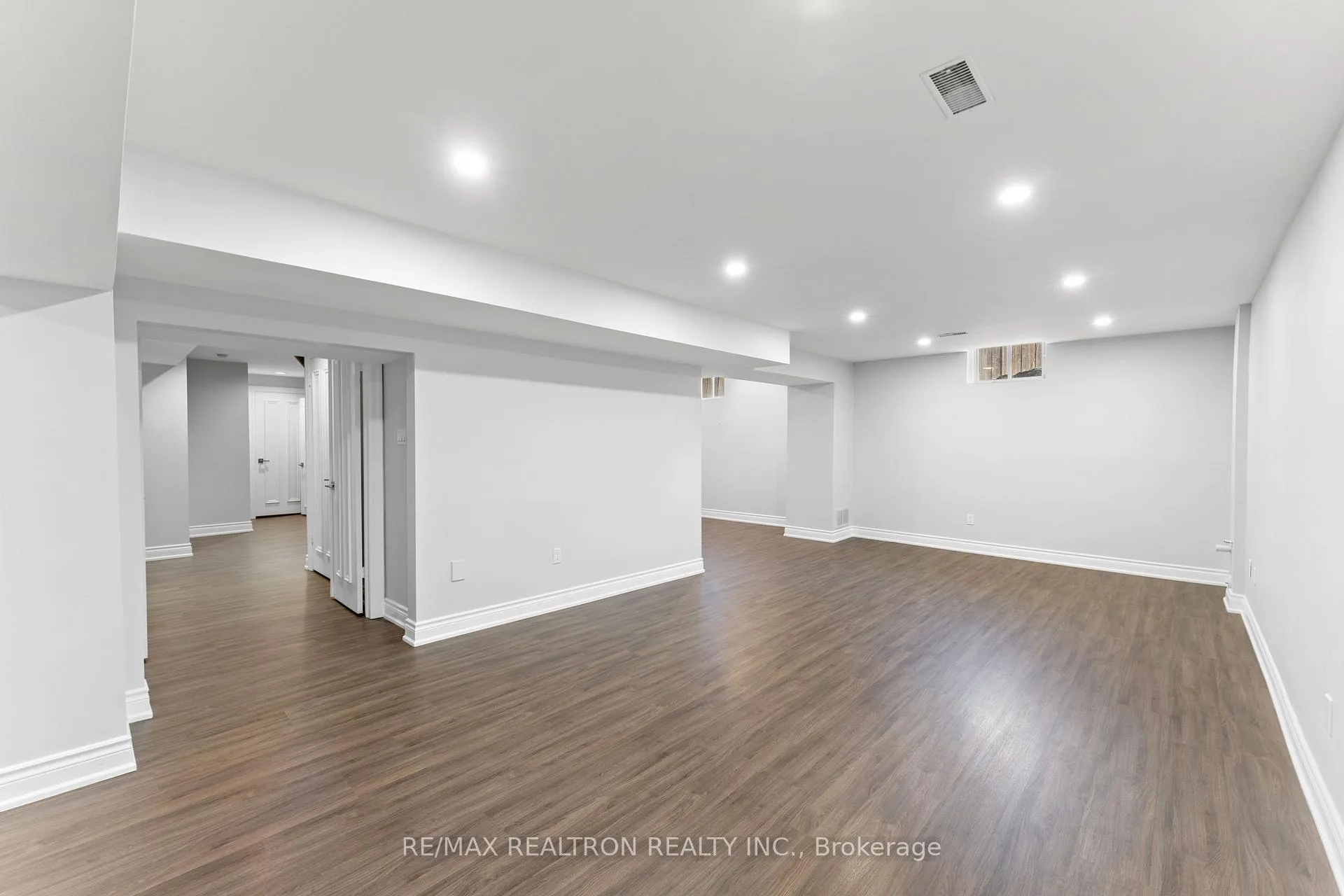 Photo 42 of 90 Savoy Crescent, Vaughan, Beverley Glen — HOMEH