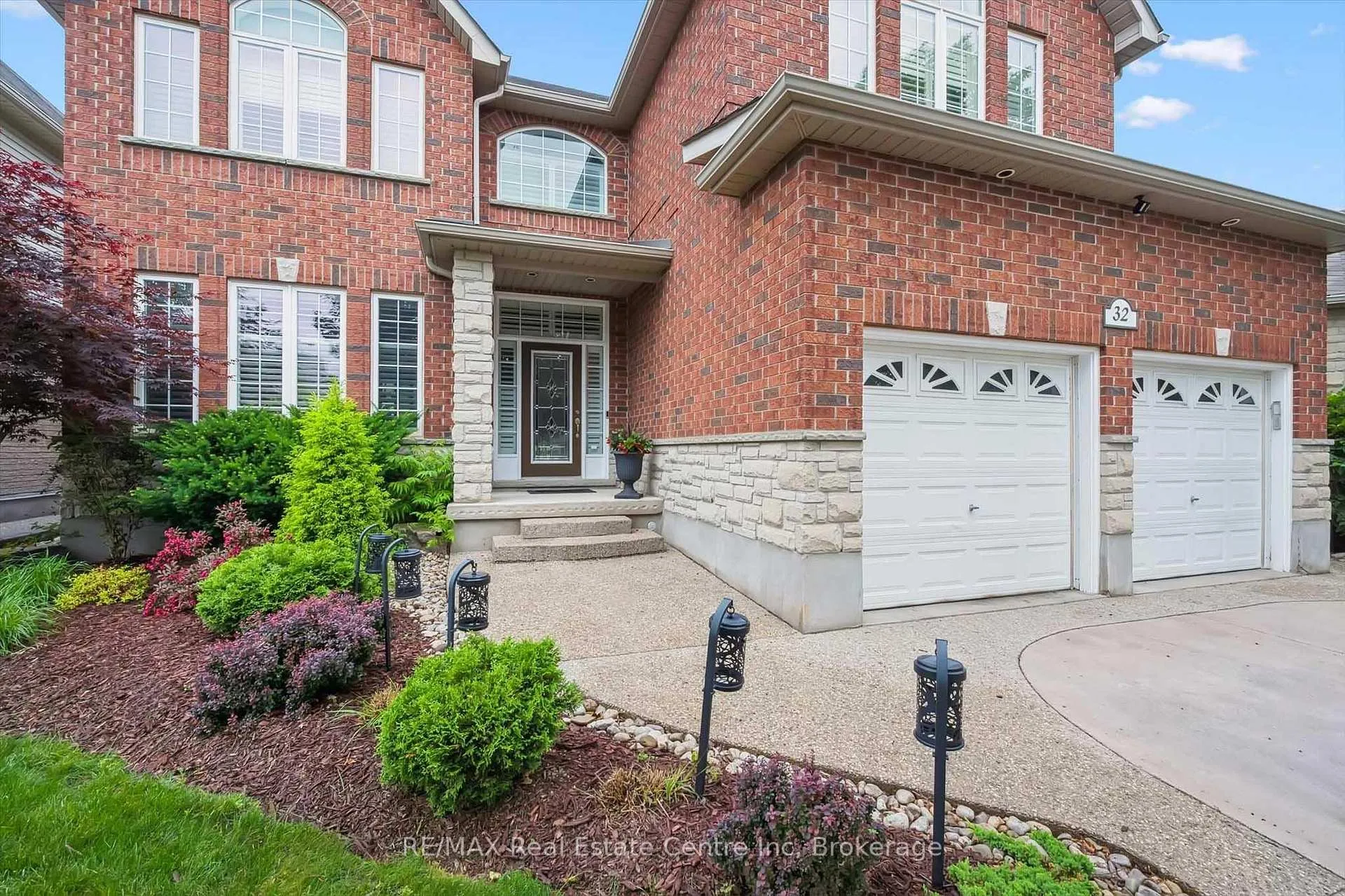 Photo 3 of 32 Frasson Drive, Guelph, Grange Road — HOMEH