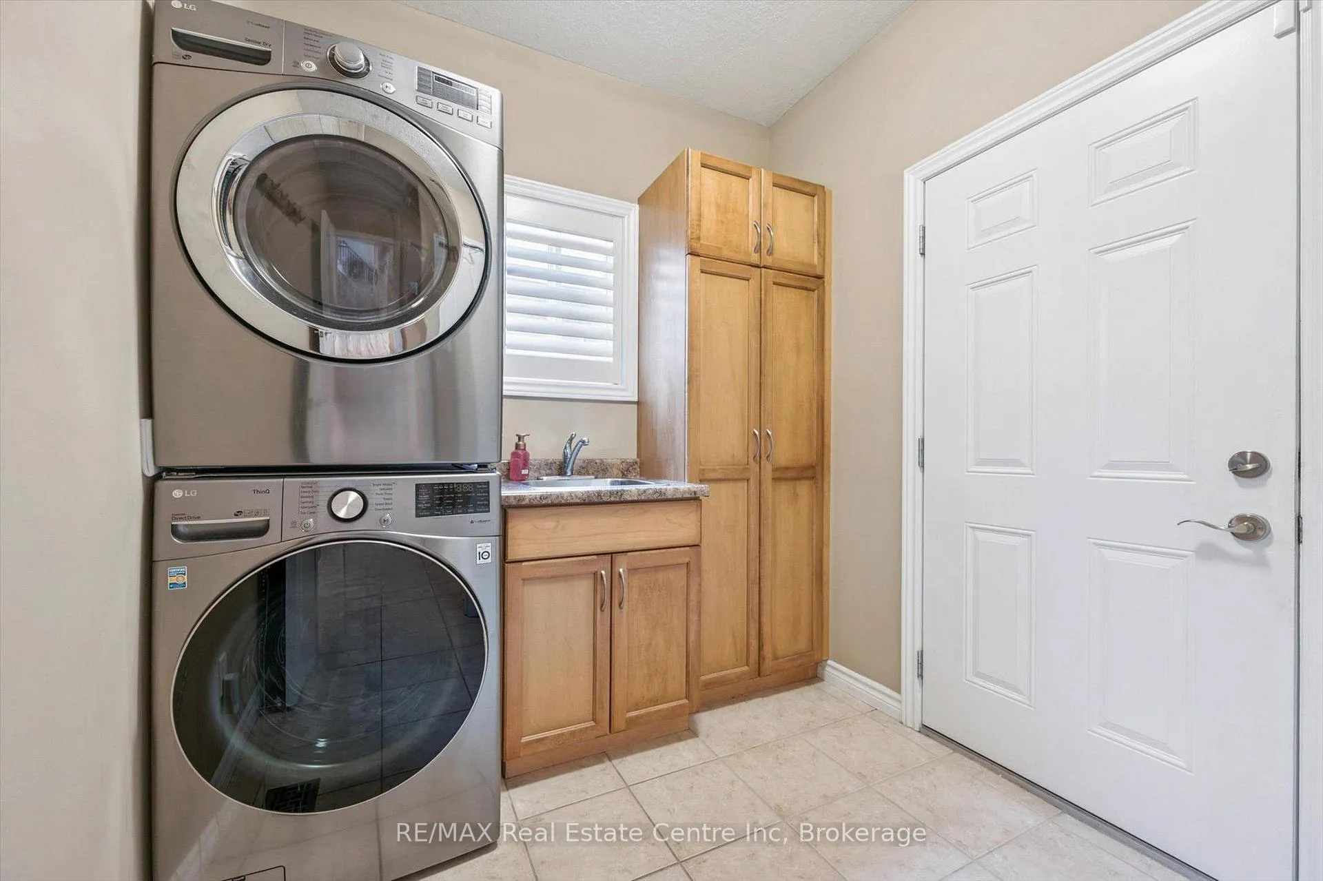 Photo 15 of 32 Frasson Drive, Guelph, Grange Road — HOMEH