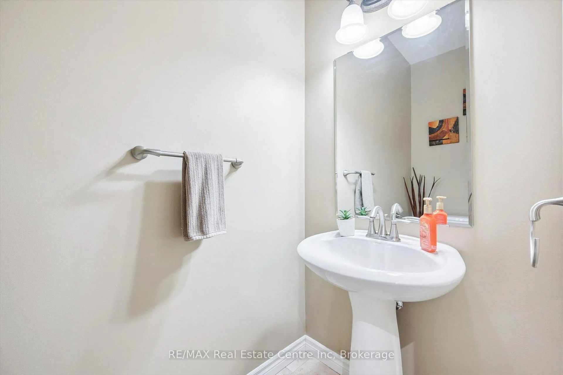 Photo 16 of 32 Frasson Drive, Guelph, Grange Road — HOMEH