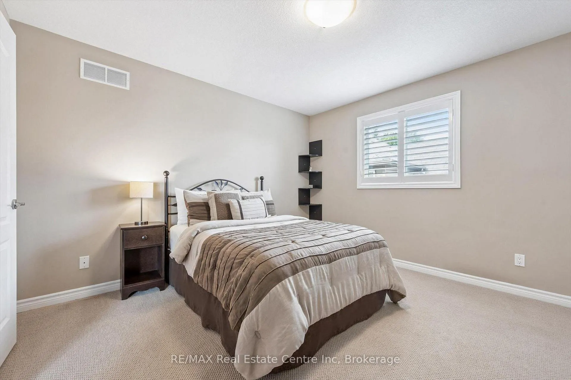 Photo 23 of 32 Frasson Drive, Guelph, Grange Road — HOMEH