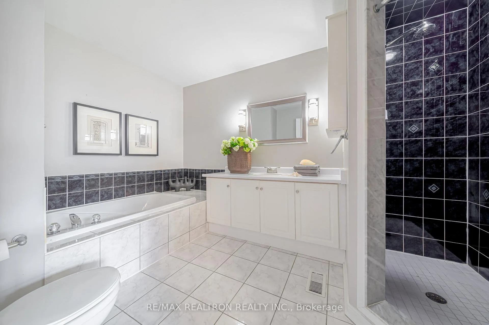 Photo 18 of 195 Equator Crescent, Vaughan, Vellore Village — HOMEH