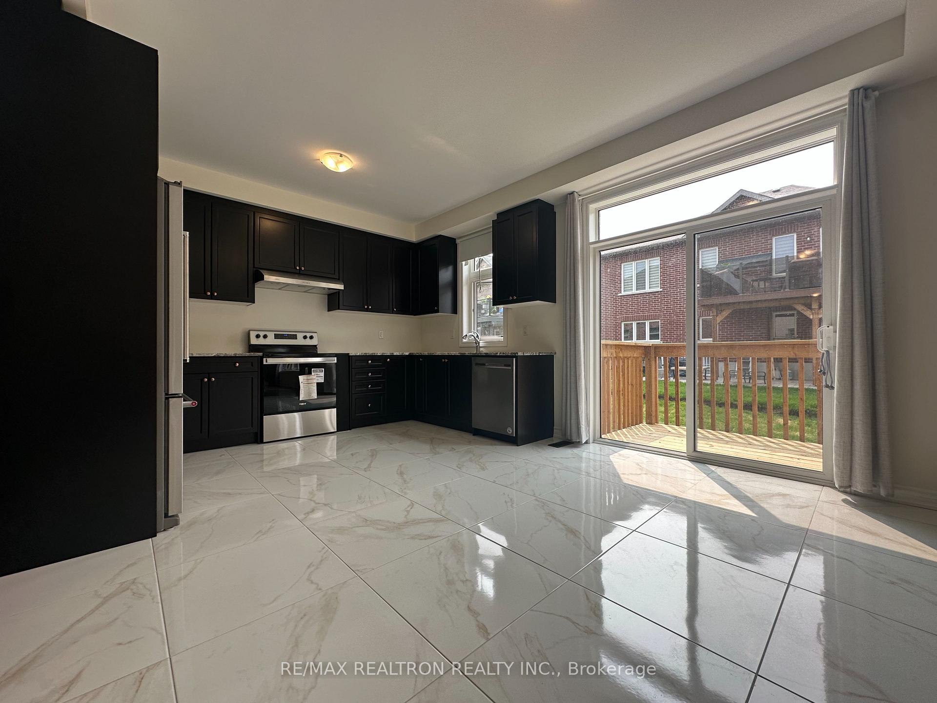 Photo 3 of 11 Bill Guy Drive, Georgina, Keswick South — HOMEH