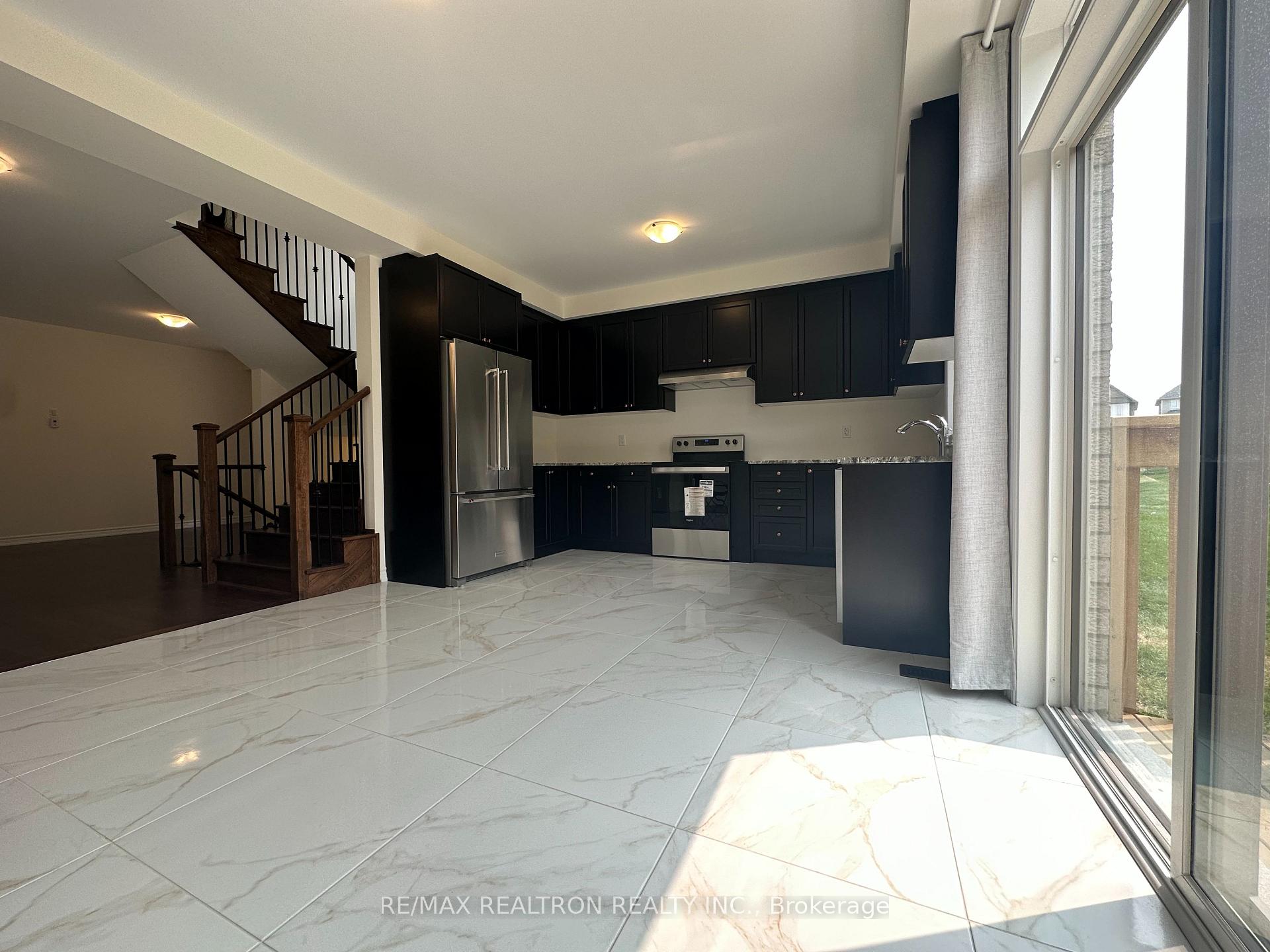Photo 4 of 11 Bill Guy Drive, Georgina, Keswick South — HOMEH