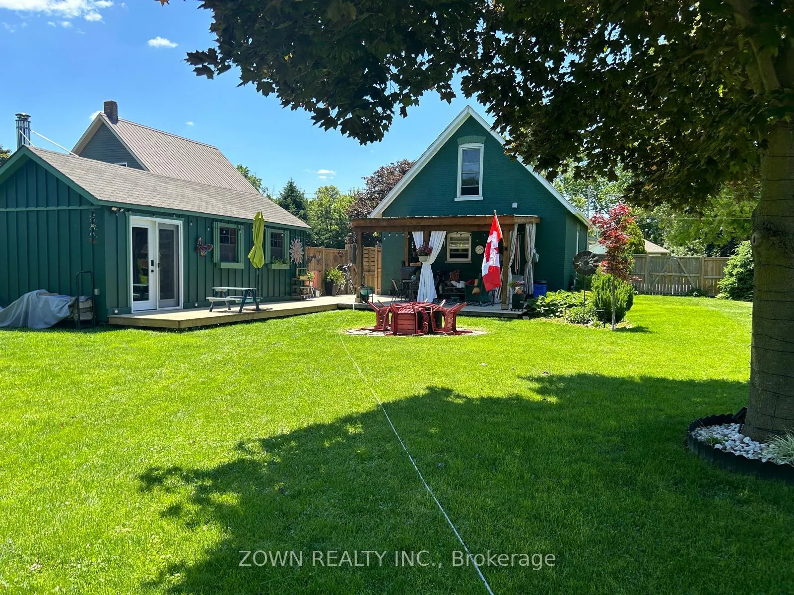Photo 2 of 68 Victoria Street, Chatham-Kent, Thamesville — HOMEH