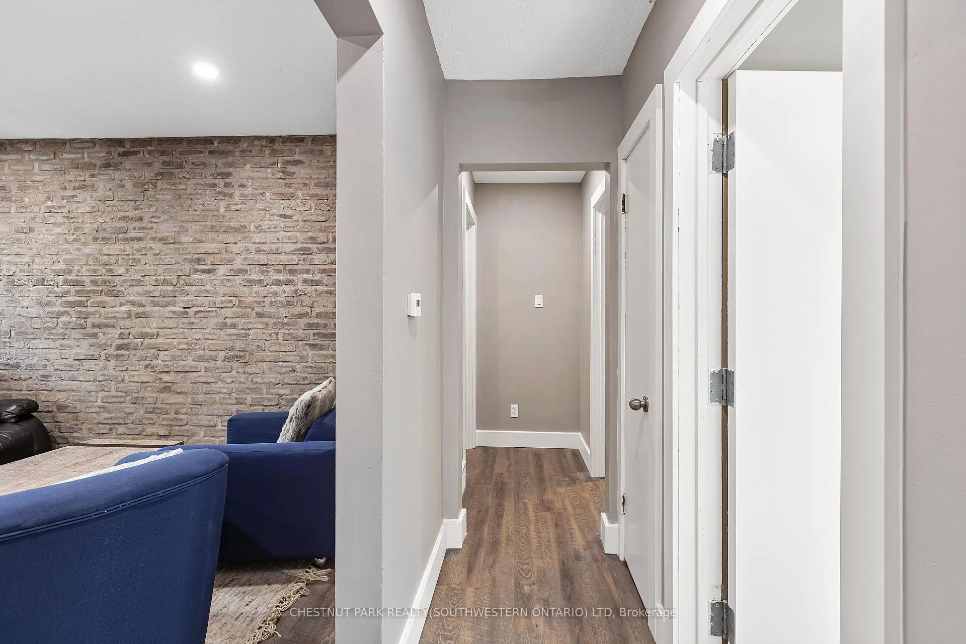 Photo 12 of 154 Elgin Crescent, Waterloo — HOMEH