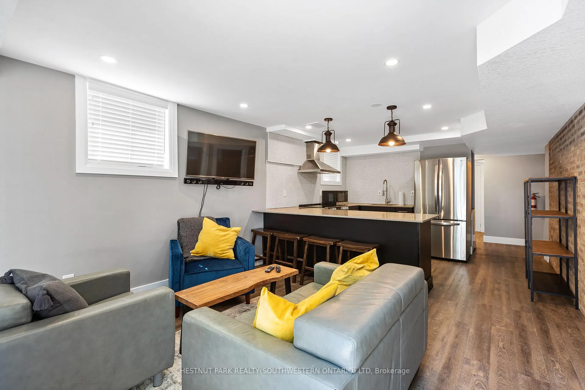 Photo 18 of 154 Elgin Crescent, Waterloo — HOMEH