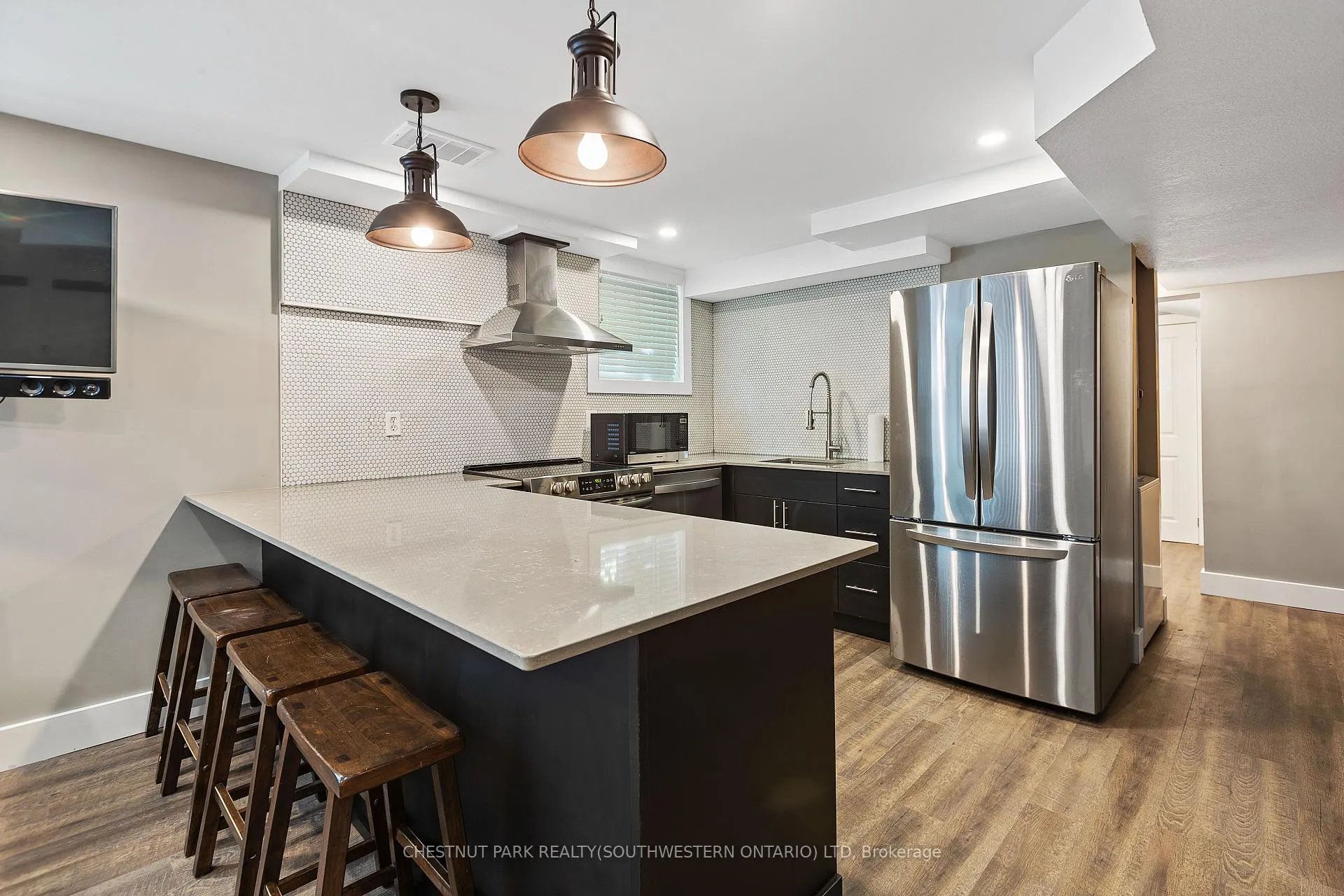 Photo 21 of 154 Elgin Crescent, Waterloo — HOMEH