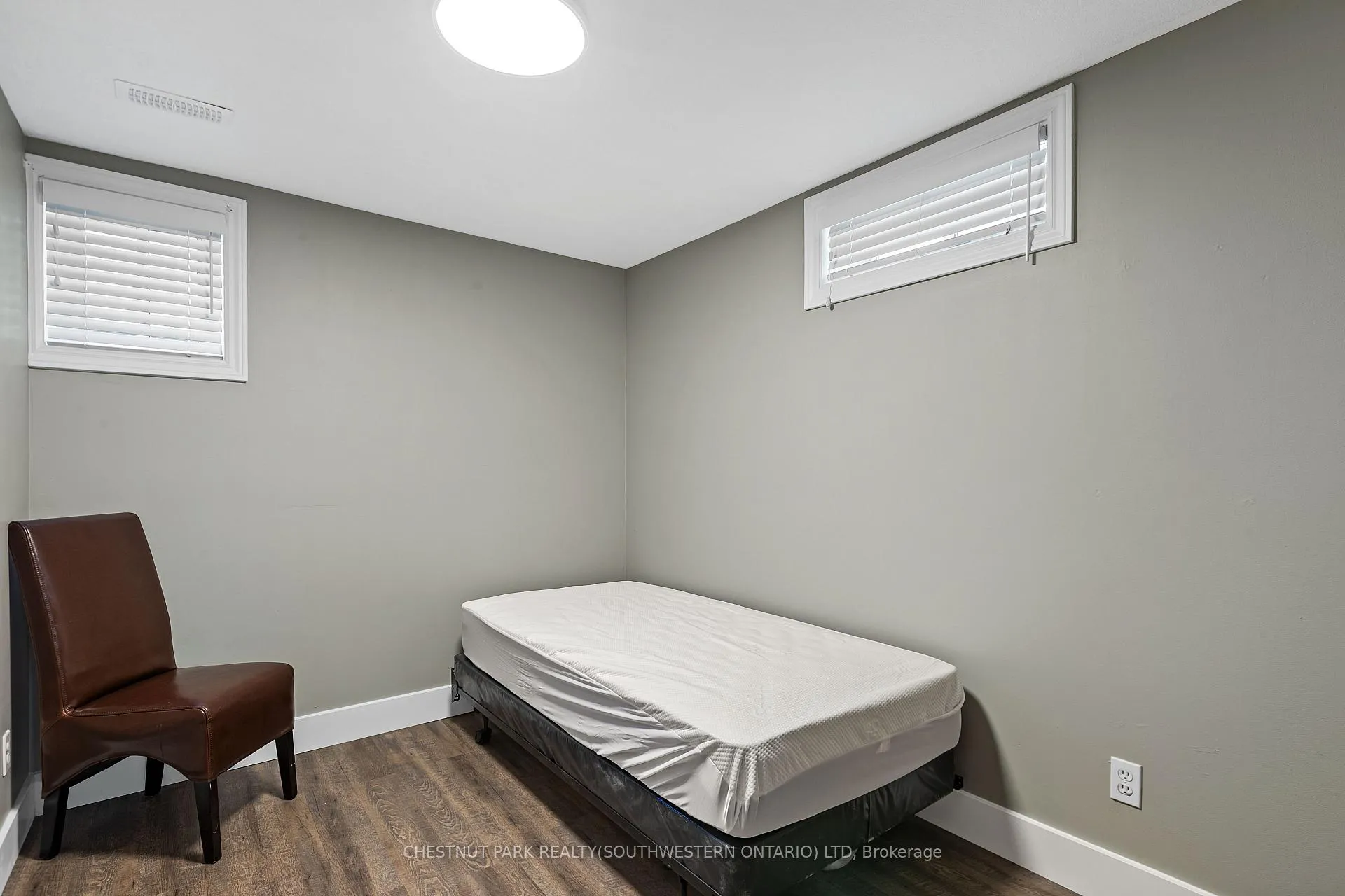 Photo 30 of 154 Elgin Crescent, Waterloo — HOMEH