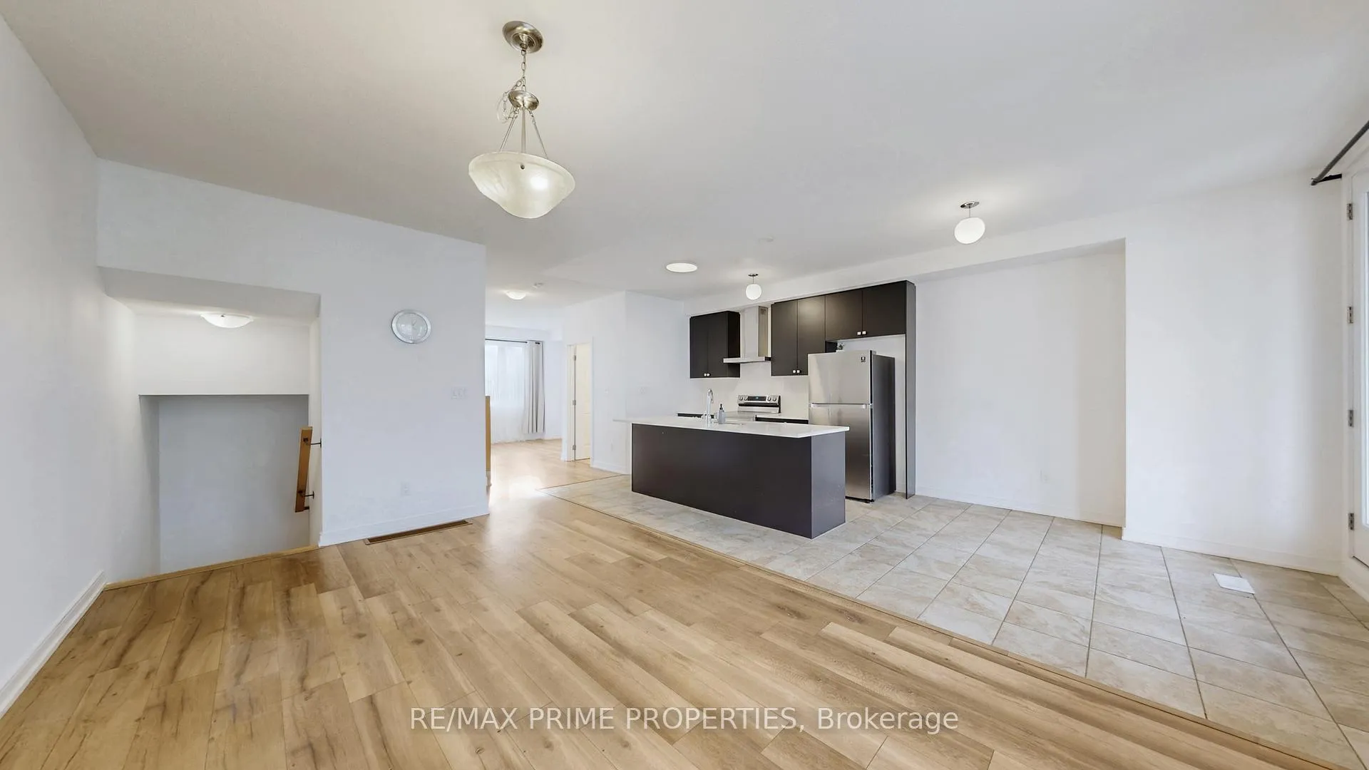 Photo 21 of 113 Blue Forest Crescent, Barrie, Innis-Shore — HOMEH