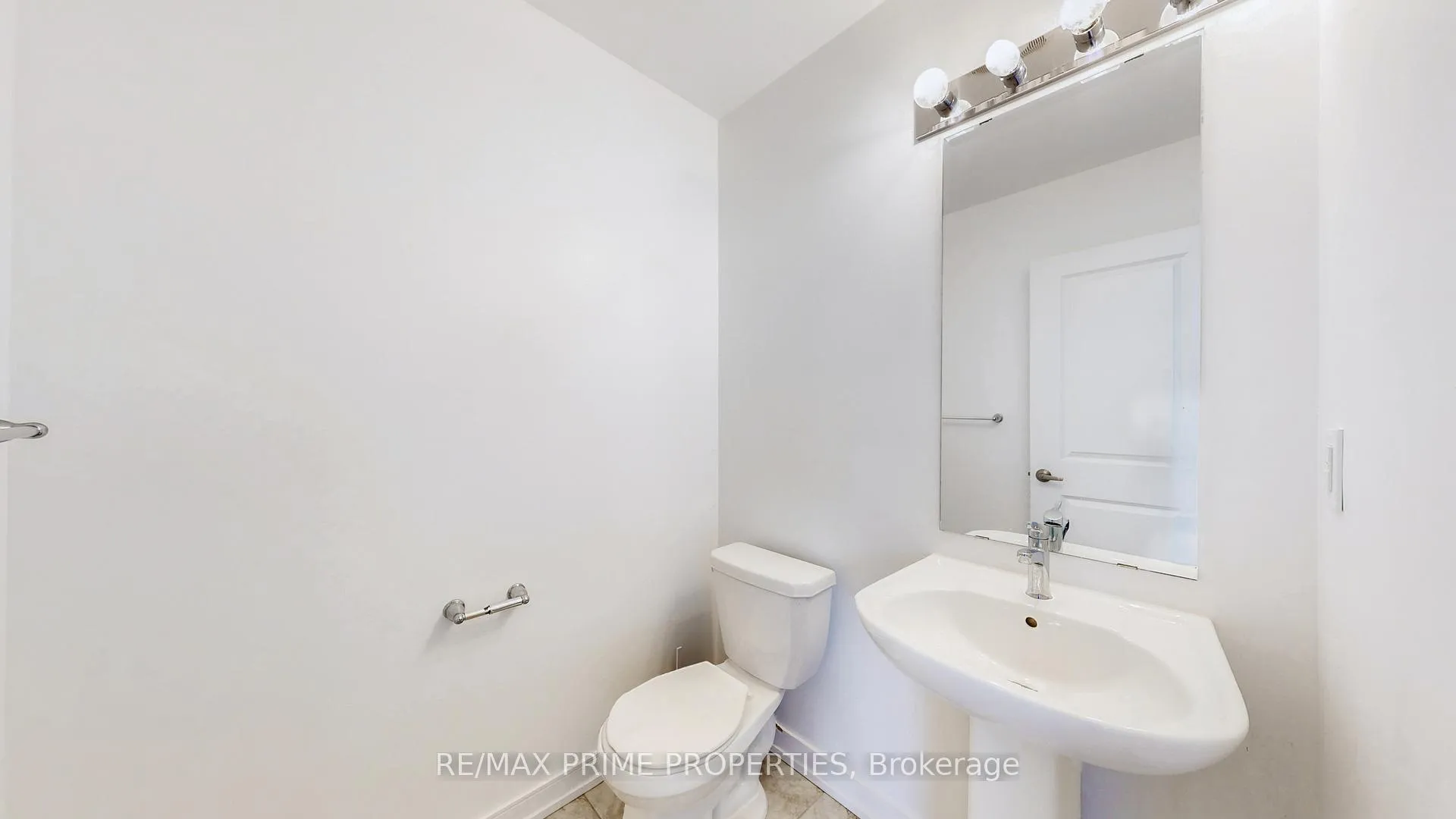 Photo 22 of 113 Blue Forest Crescent, Barrie, Innis-Shore — HOMEH