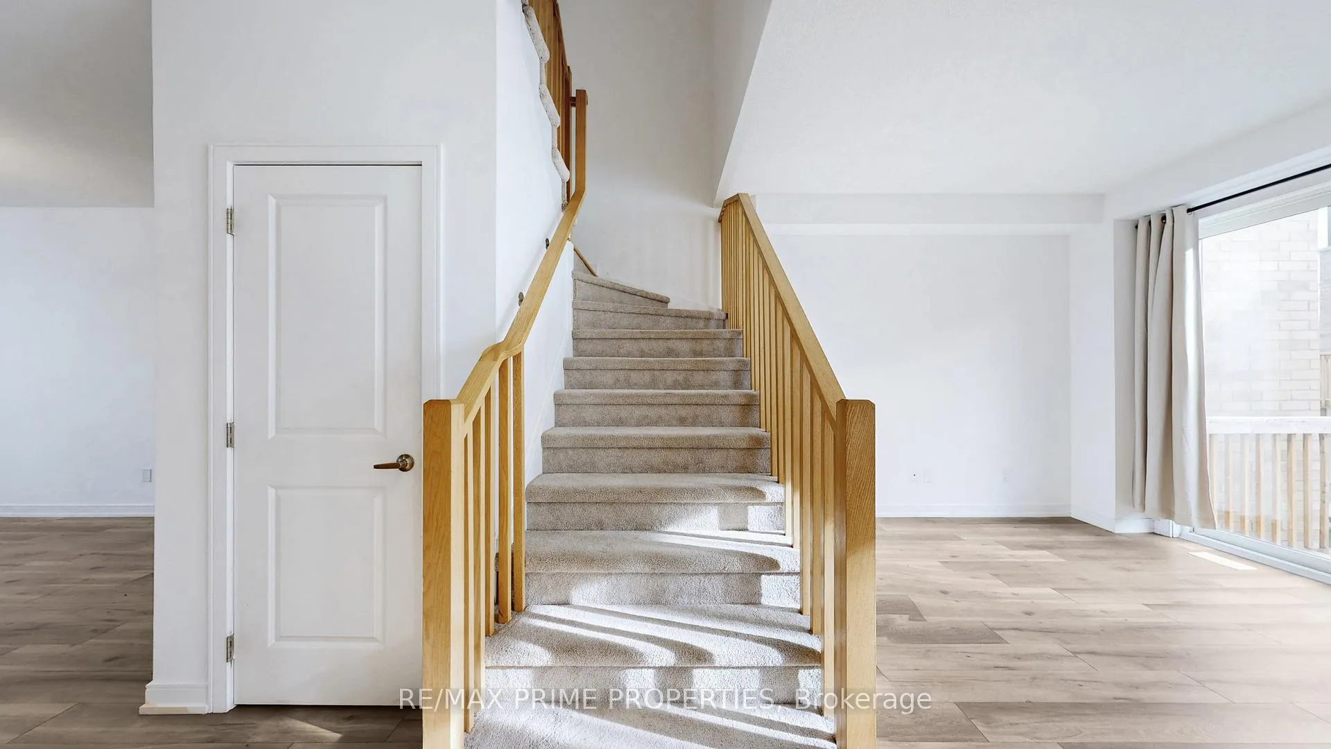 Photo 23 of 113 Blue Forest Crescent, Barrie, Innis-Shore — HOMEH