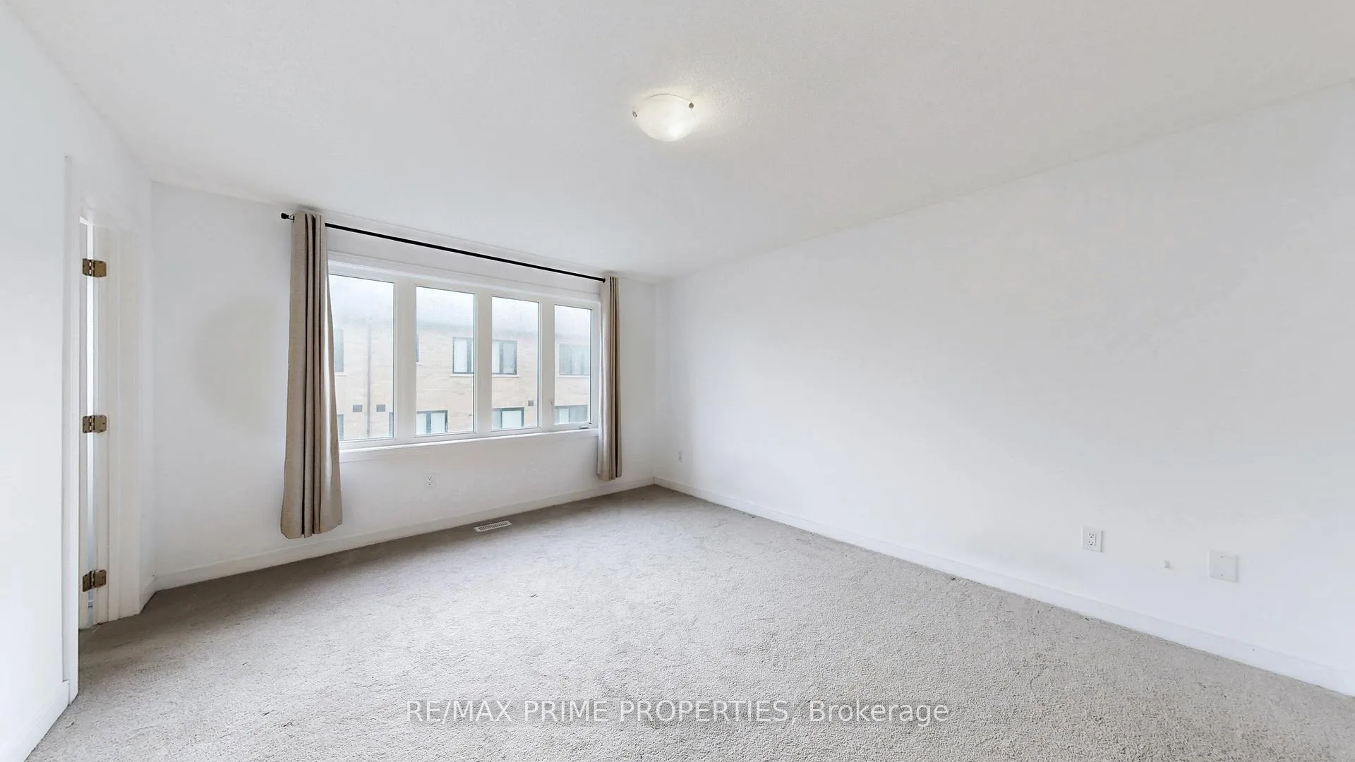 Photo 25 of 113 Blue Forest Crescent, Barrie, Innis-Shore — HOMEH