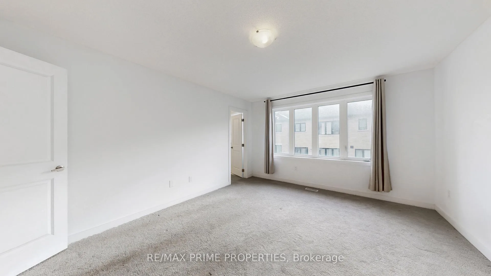 Photo 26 of 113 Blue Forest Crescent, Barrie, Innis-Shore — HOMEH